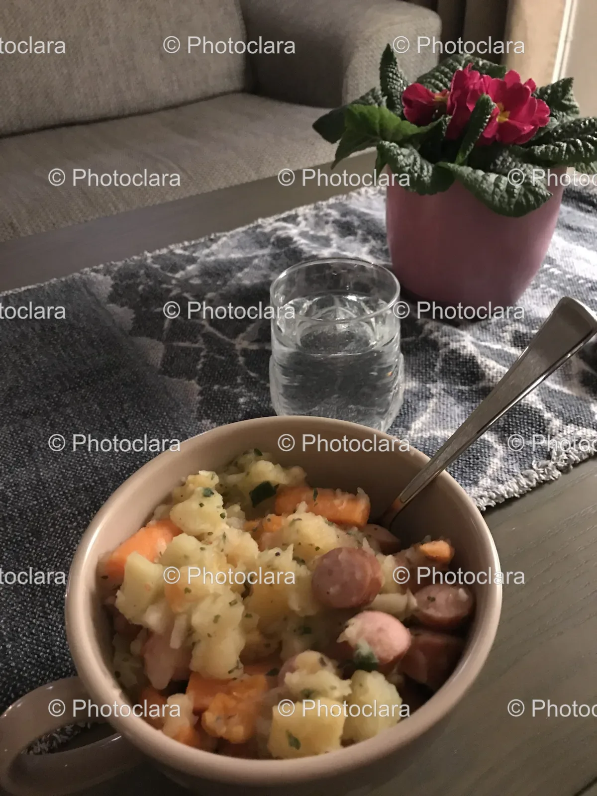 Appetizing-Bowl-of-Food-Table-Decorative-Tableware.jpg