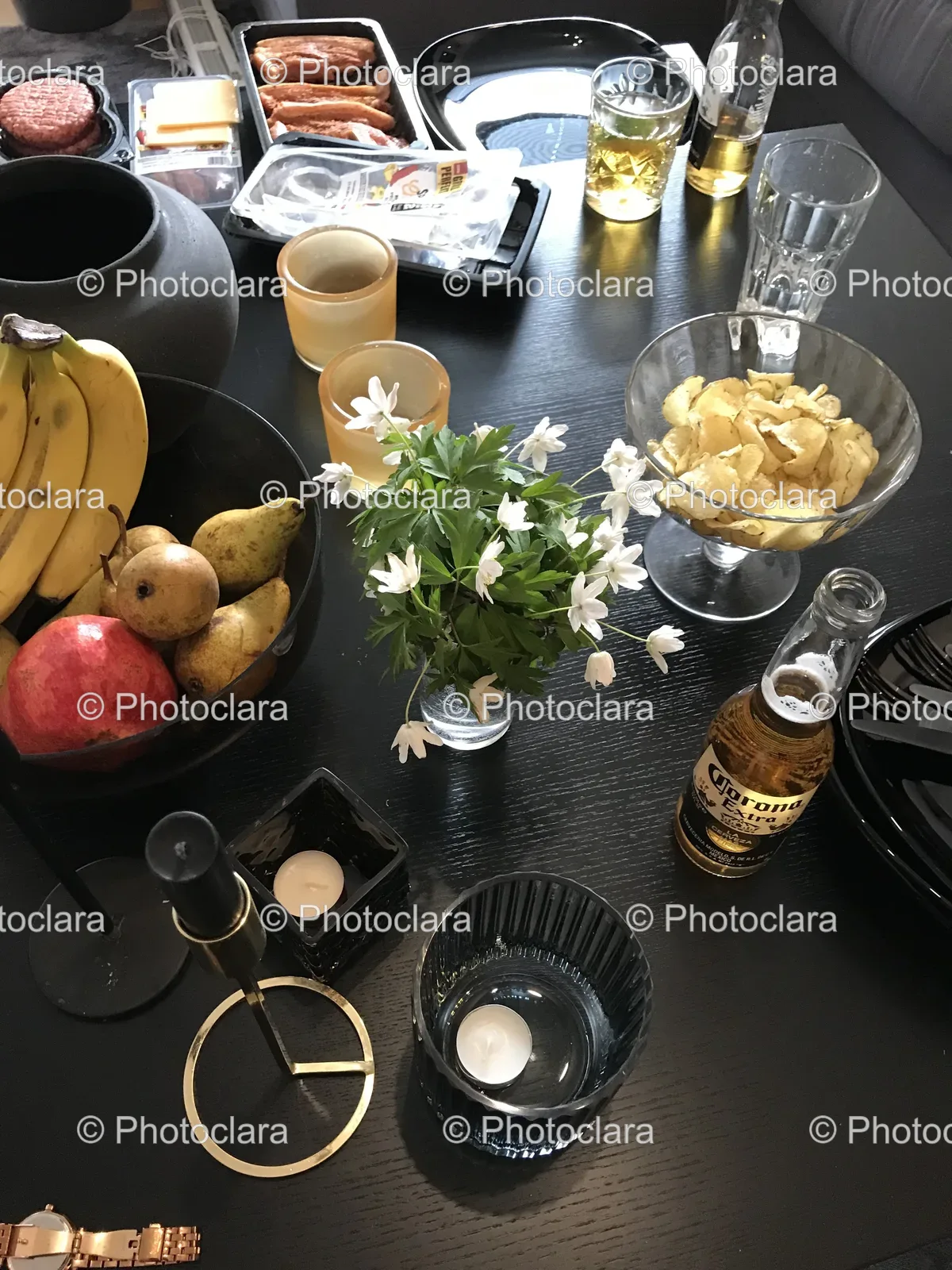 charming-table-with-fruit-and-flowers.jpg