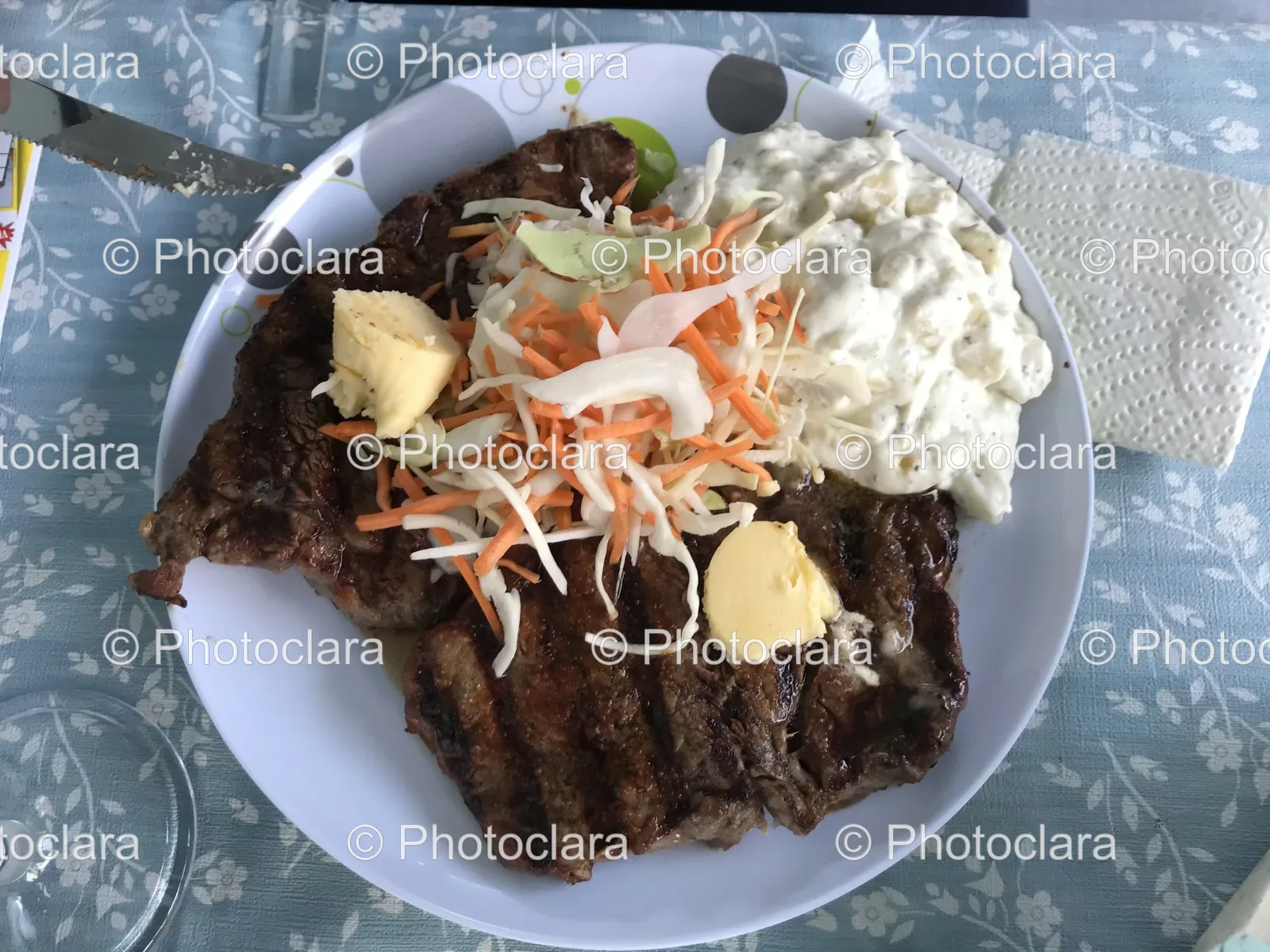 exquisite-meal-on-a-plate.jpg