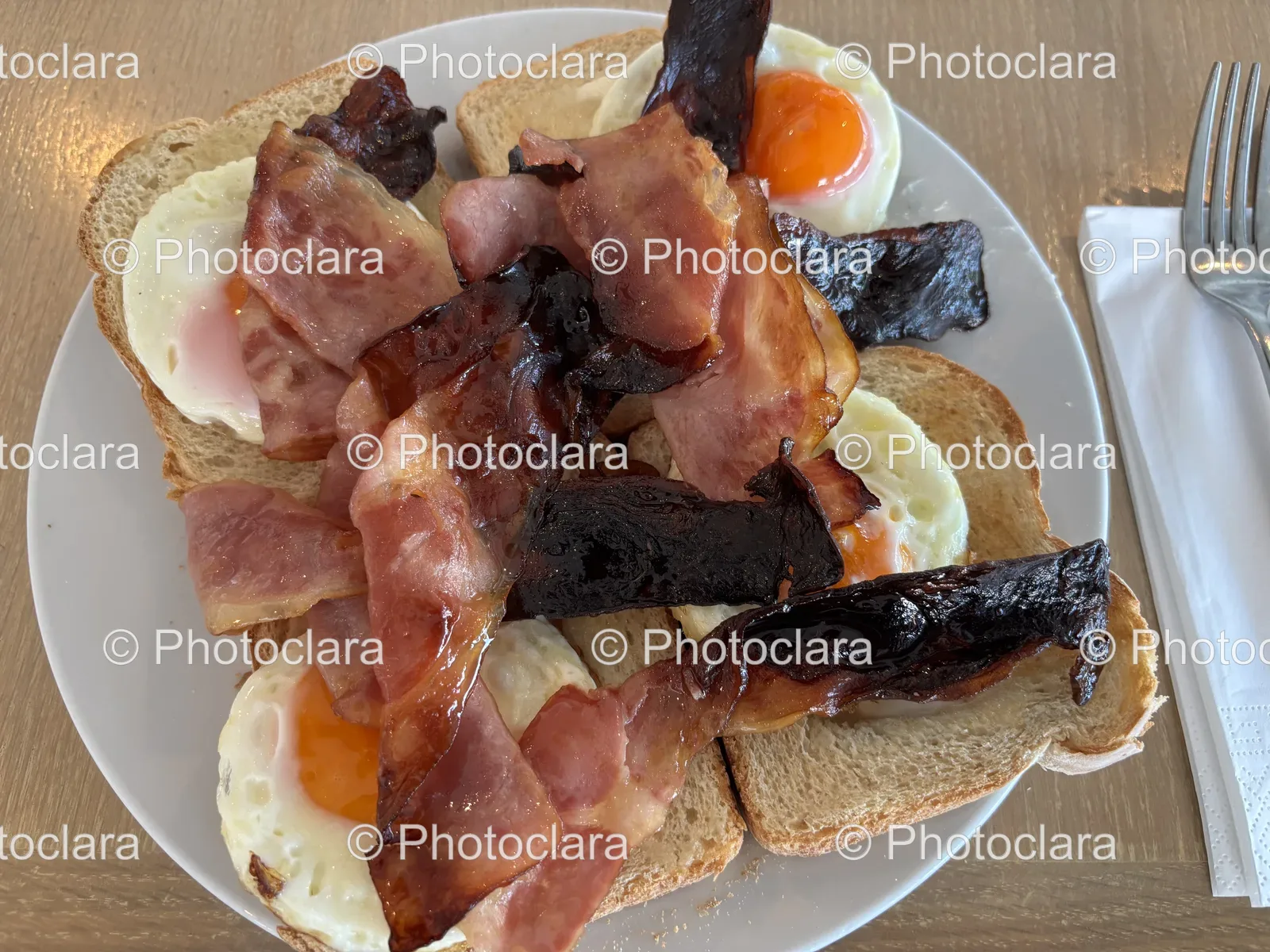 Delicious-Brunch-On-Plate.jpg