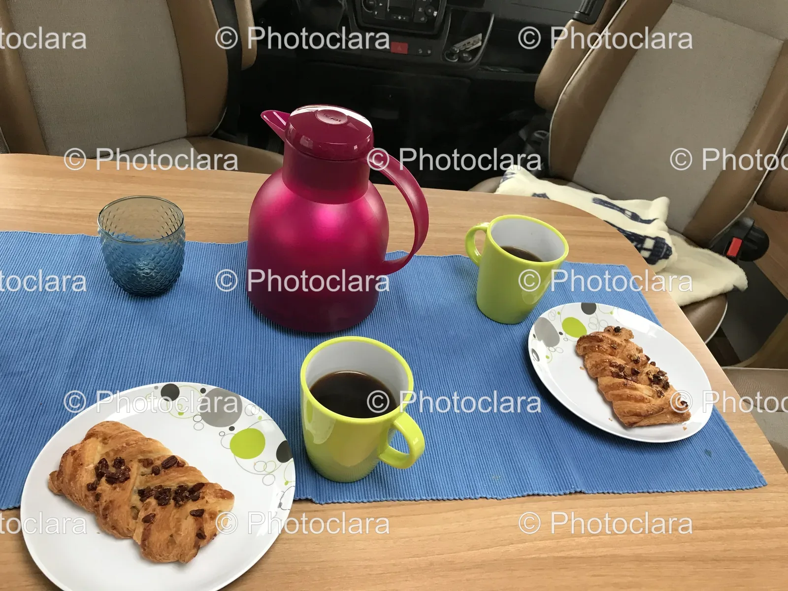 elegant-table-with-food-and-drinks.jpg