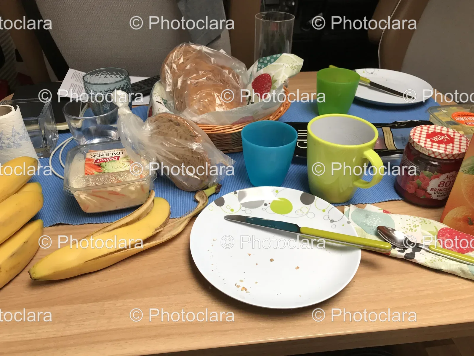 Table-with-Plates-and-Food.jpg