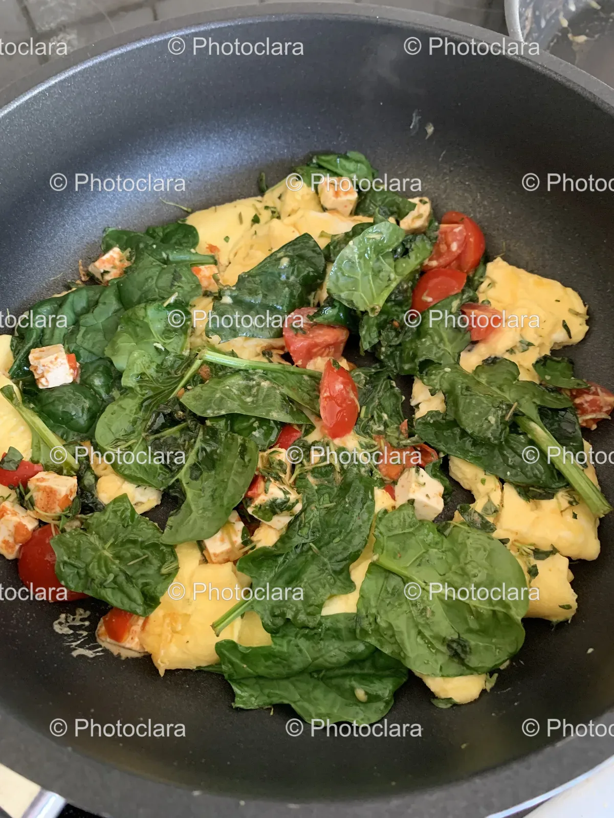 Pan-of-Spinach-and-Tomatoes.jpg