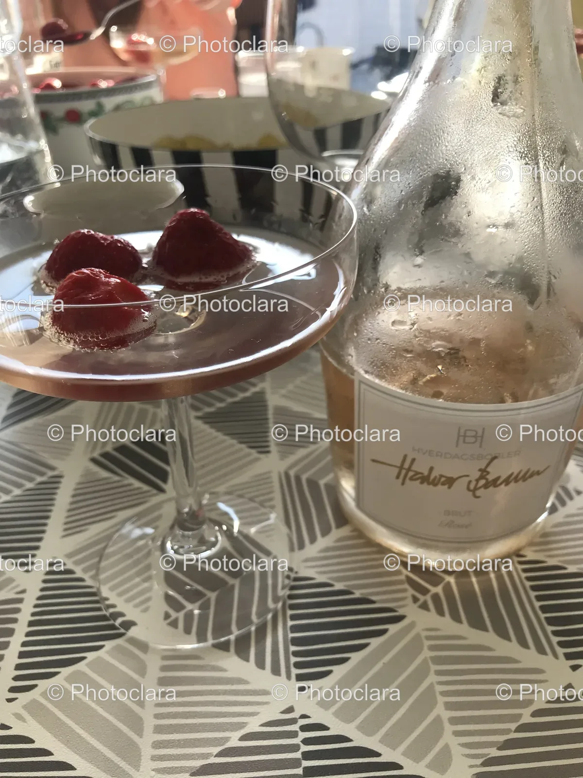glass-of-wine-with-strawberries.jpg
