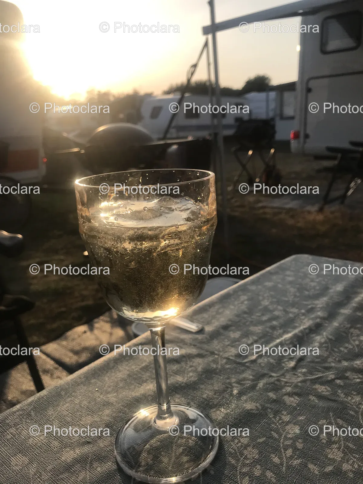 outdoor-wine-glass.jpg