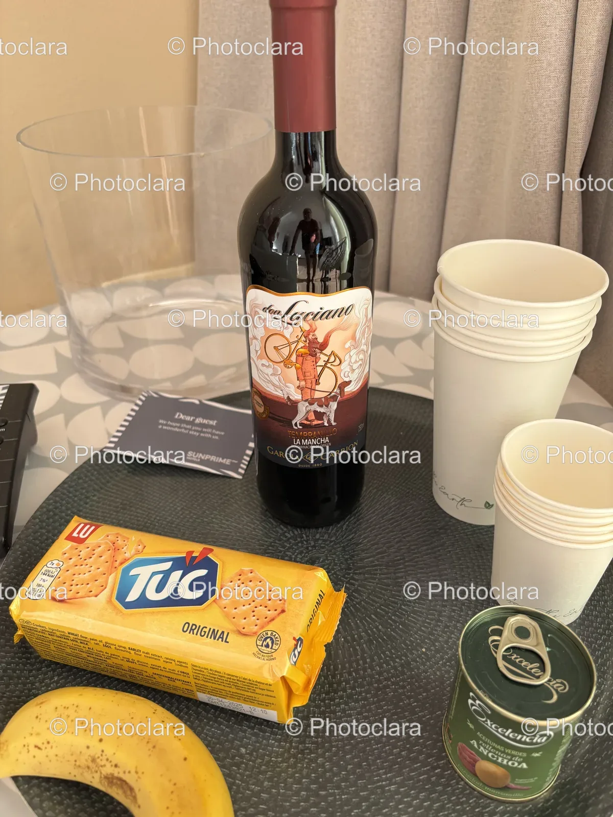 wine-and-snacks-delight.jpg