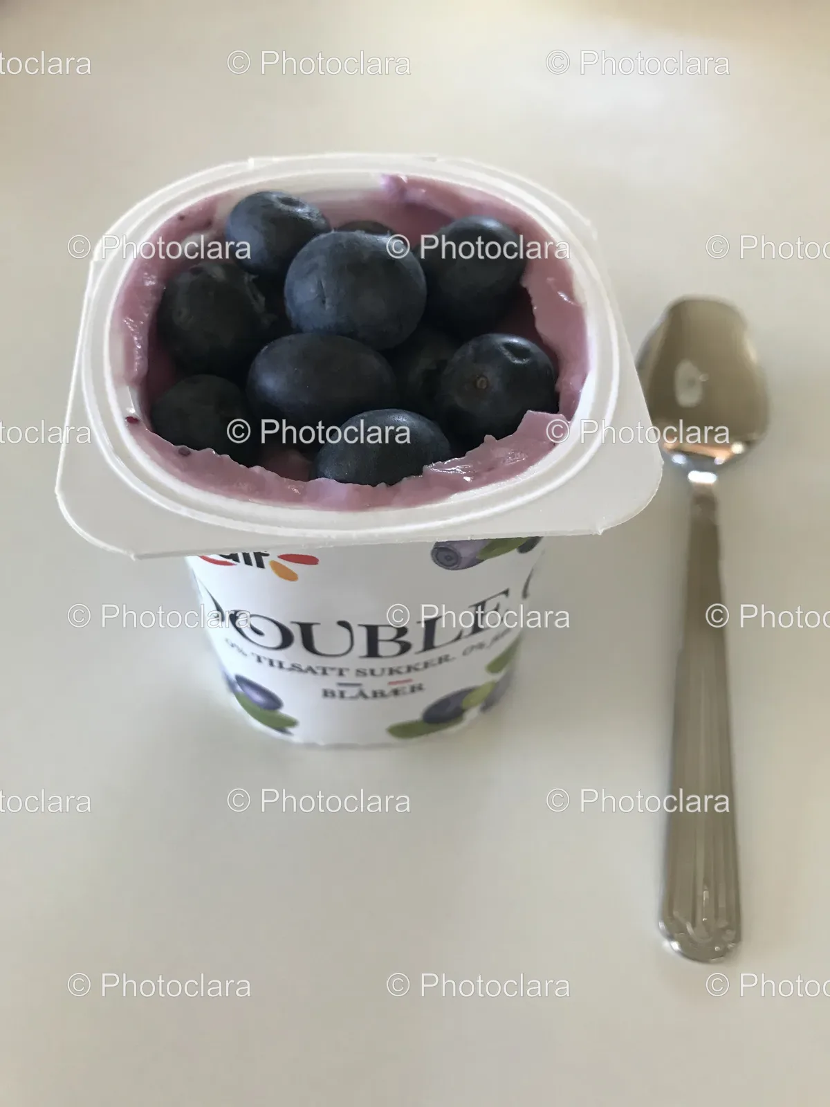 Yogurt-with-Blueberries.jpg
