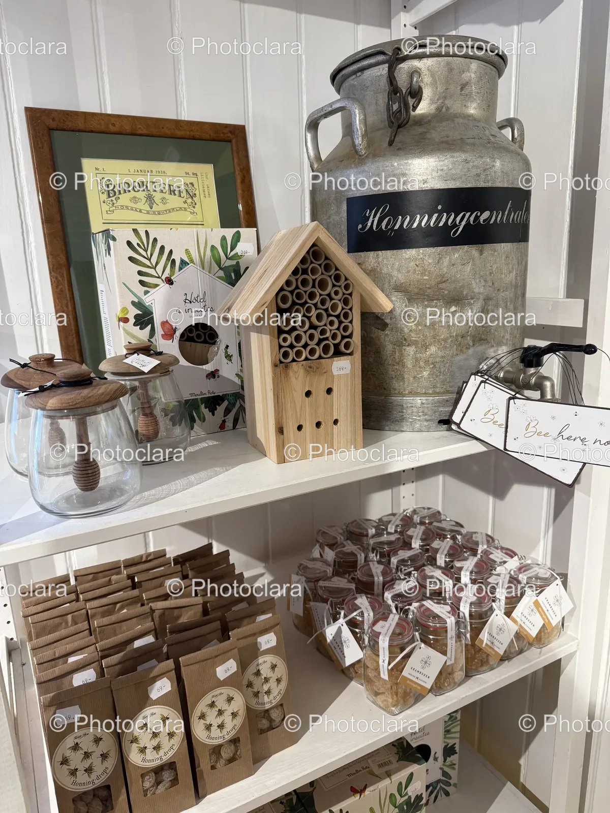 Vintage-Signage-on-Shelf.jpg
