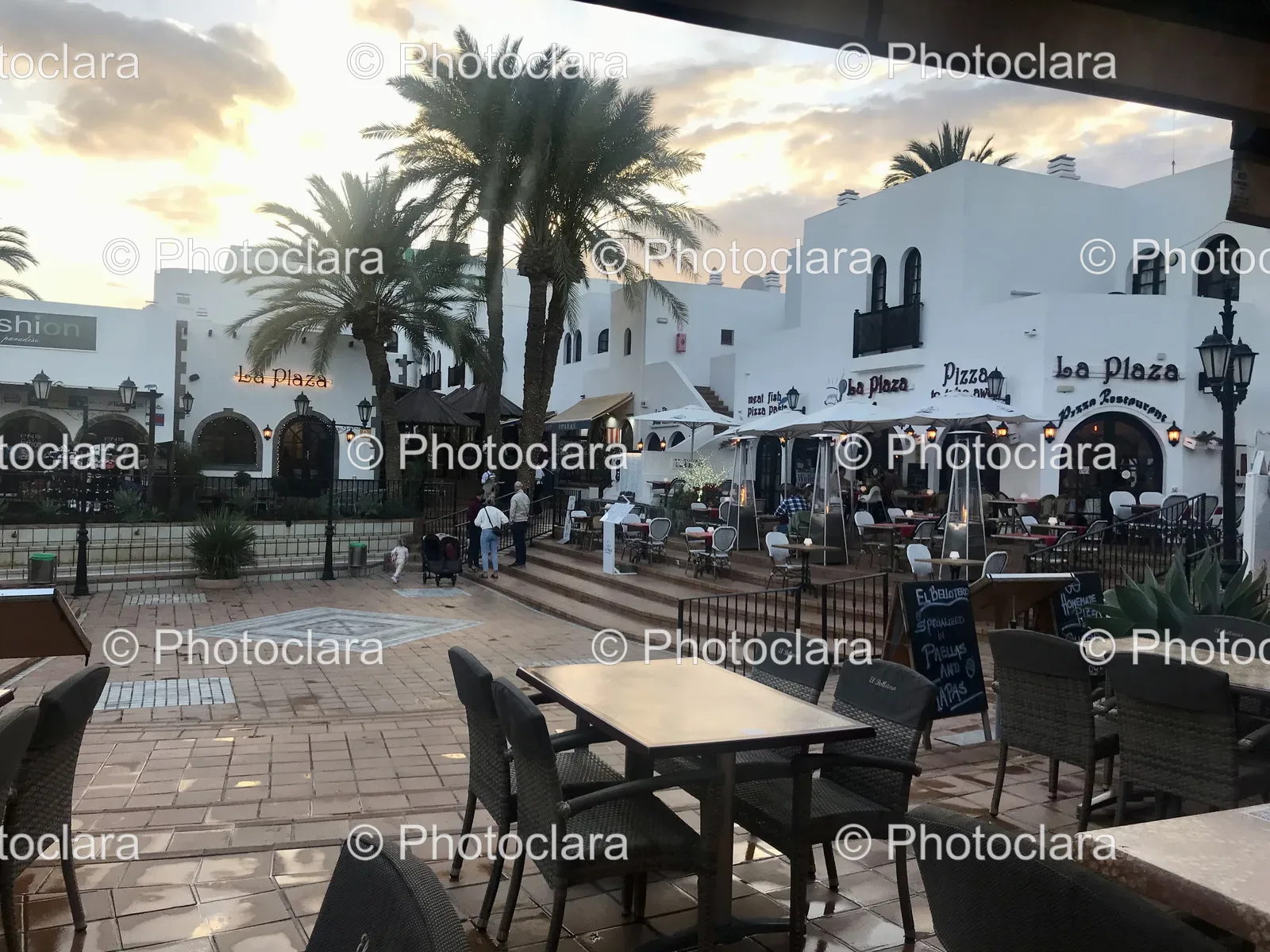 charming-courtyard-with-dining-area.jpg