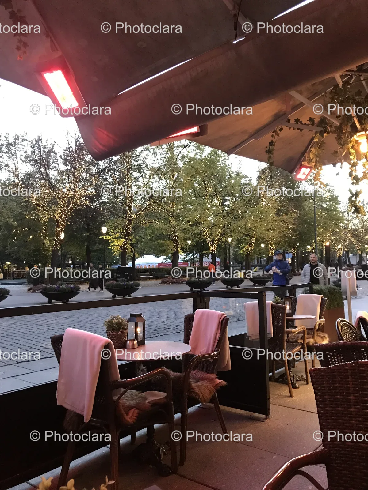 Charming-Outdoor-Seating-with-Twinkling-Lights.jpg