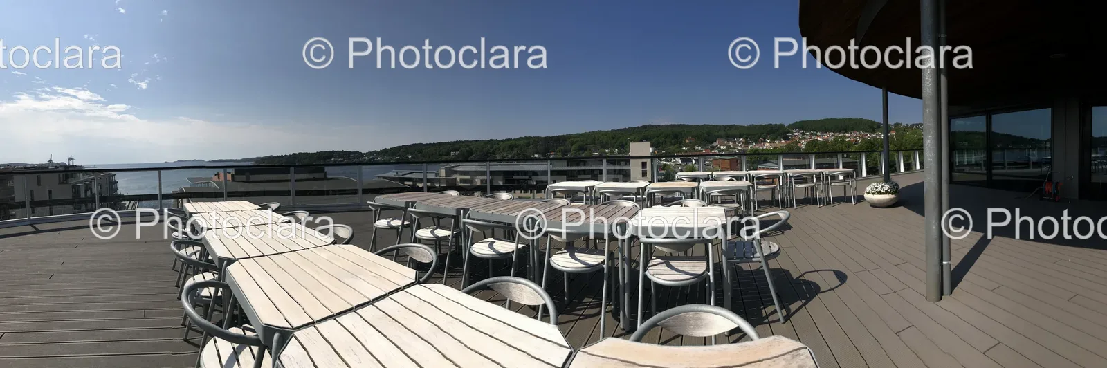 cozy-outdoor-deck-seating.jpg