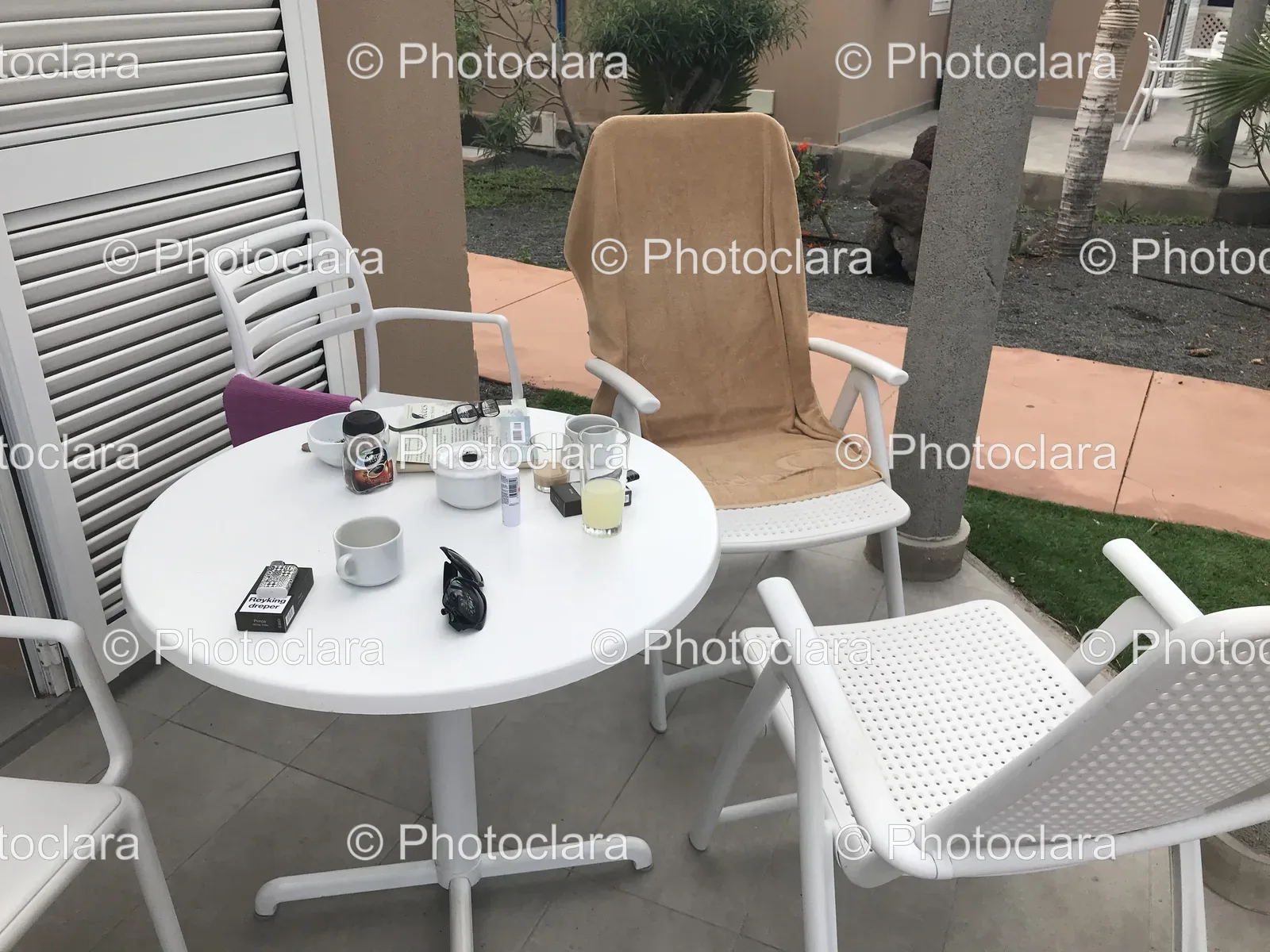 cozy-patio-table-and-chairs.jpg