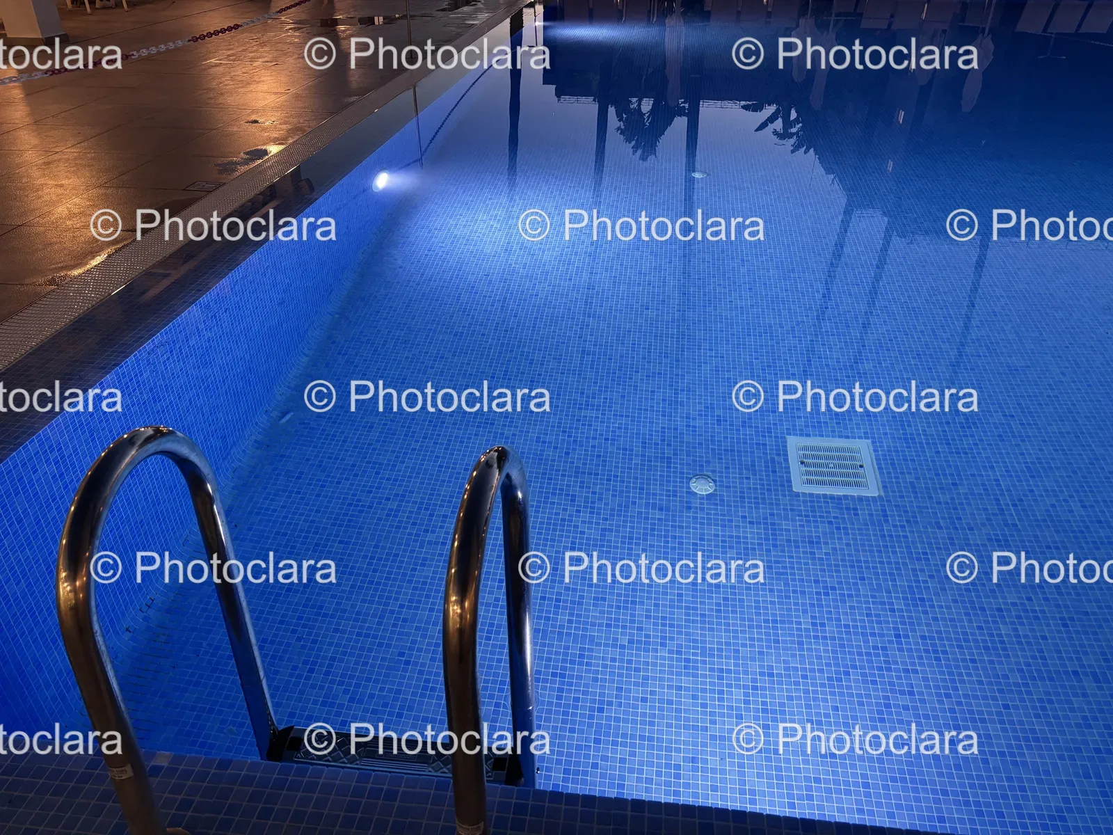 Serene-Nighttime-Pool-Scene.jpg