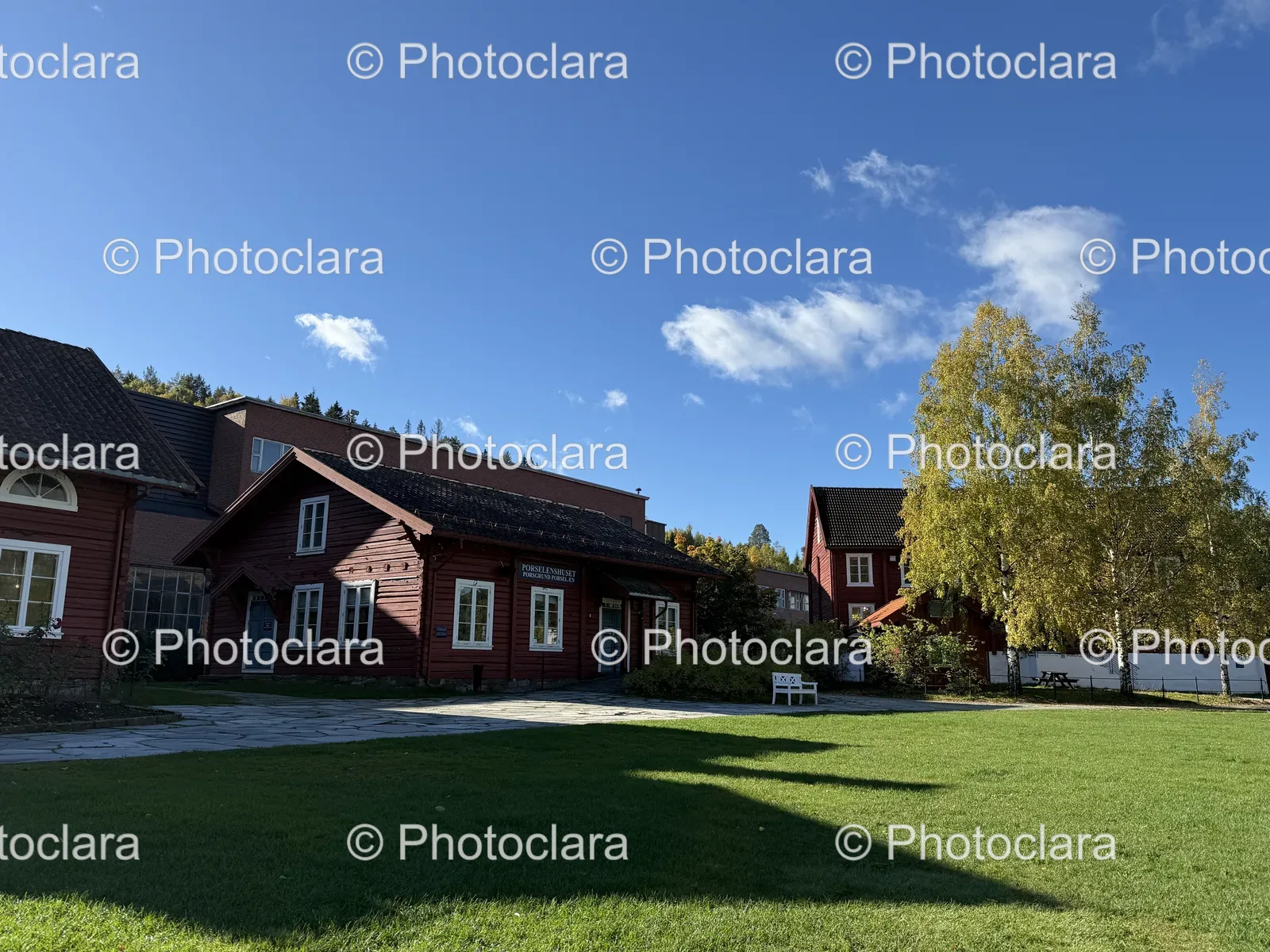 charming-country-house-lawn-trees.jpg