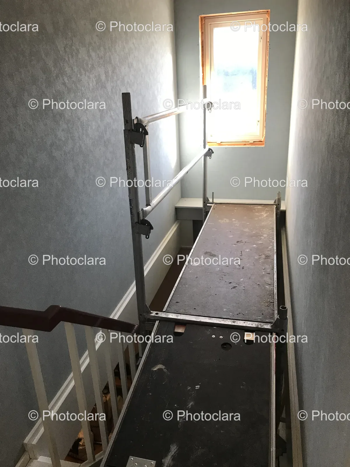 abandoned-hallway-metal-ladder.jpg