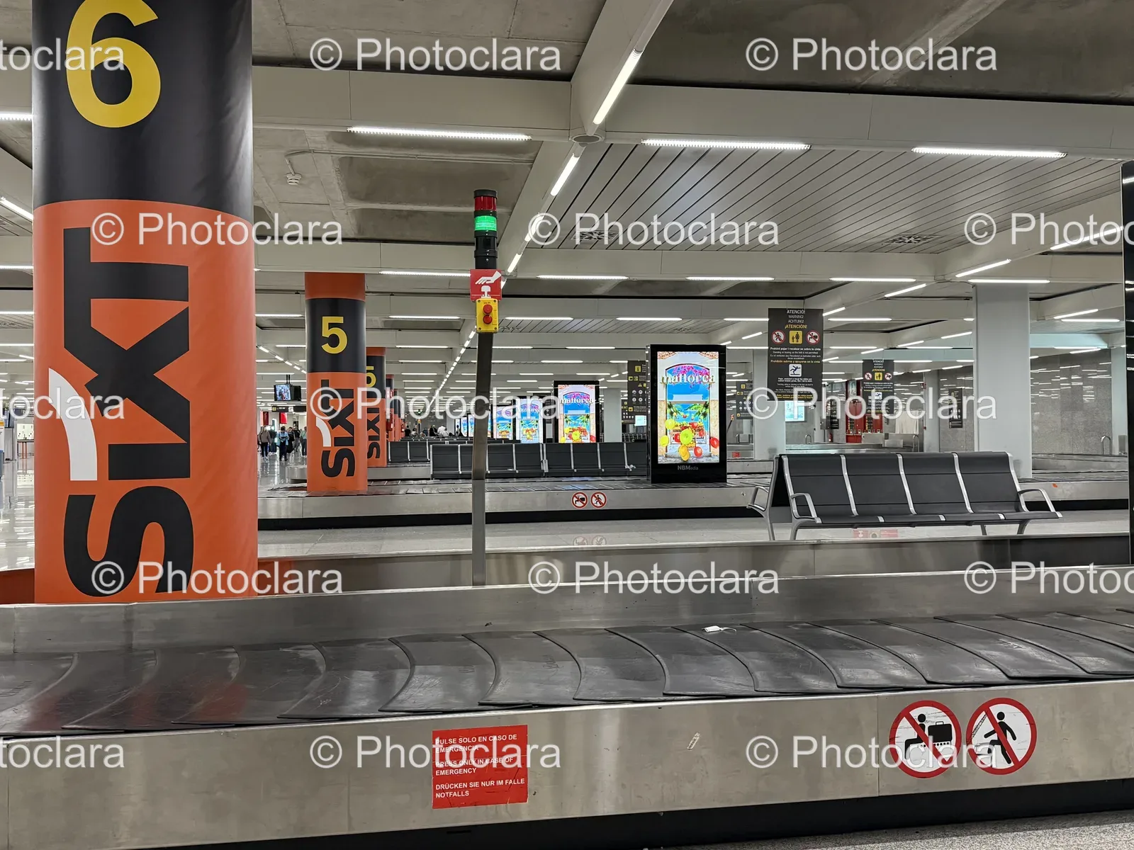 Airport-Luggage-Carousel-Area.jpg