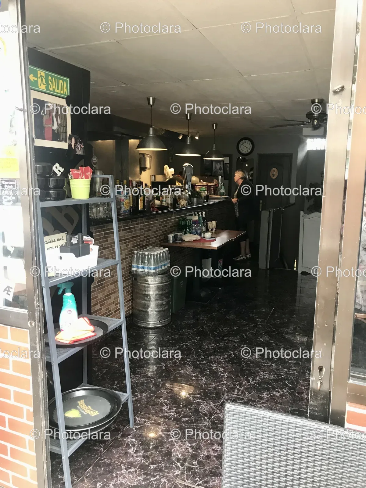 Quiet-Evening-at-the-Bar.jpg