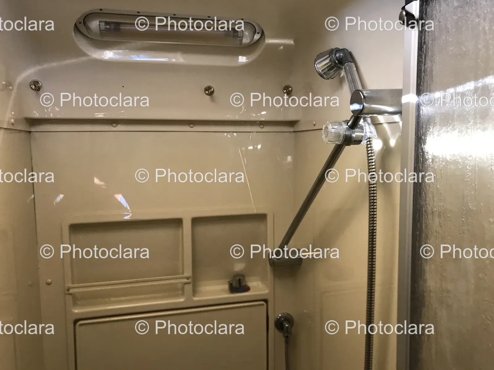 modern-shower-setup.jpg