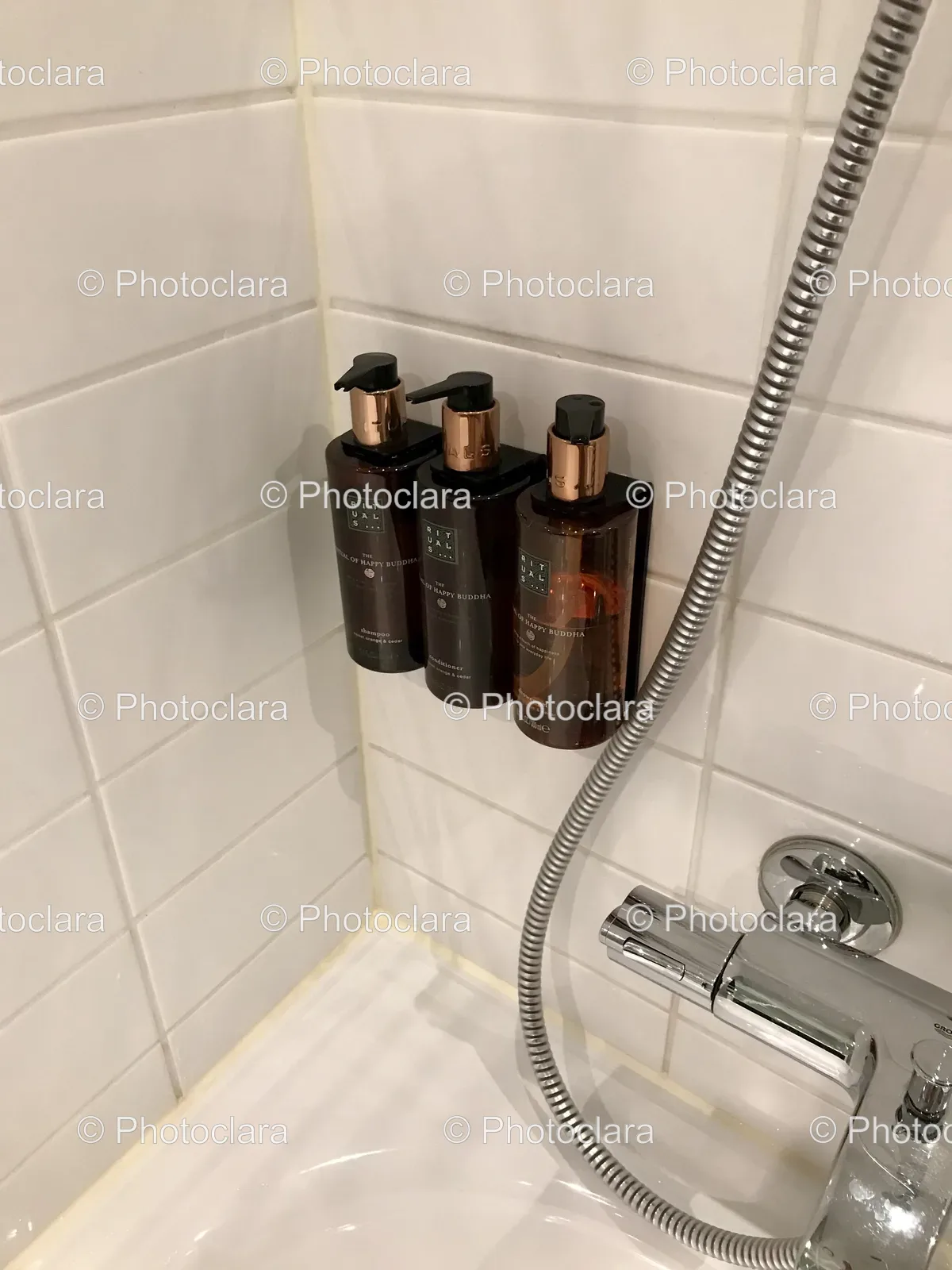 shampoo-bottles-in-bathroom.jpg