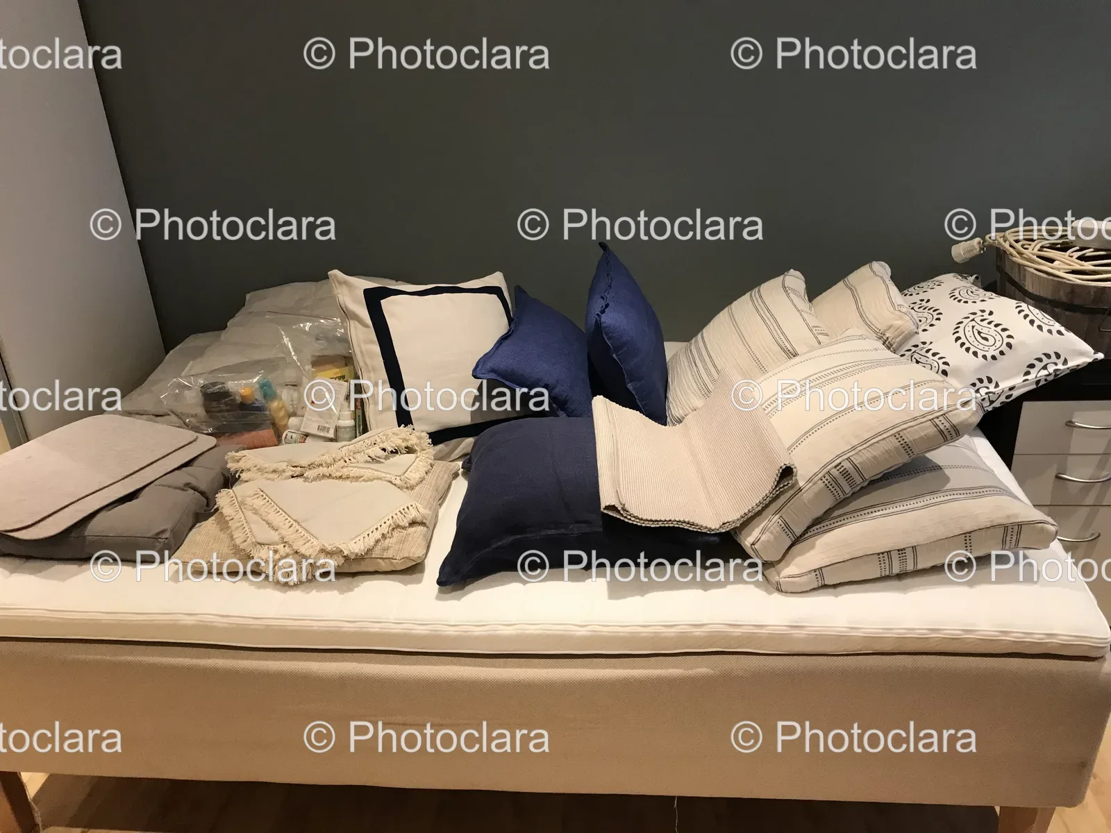 cozy-bedroom-pillows-blankets.jpg