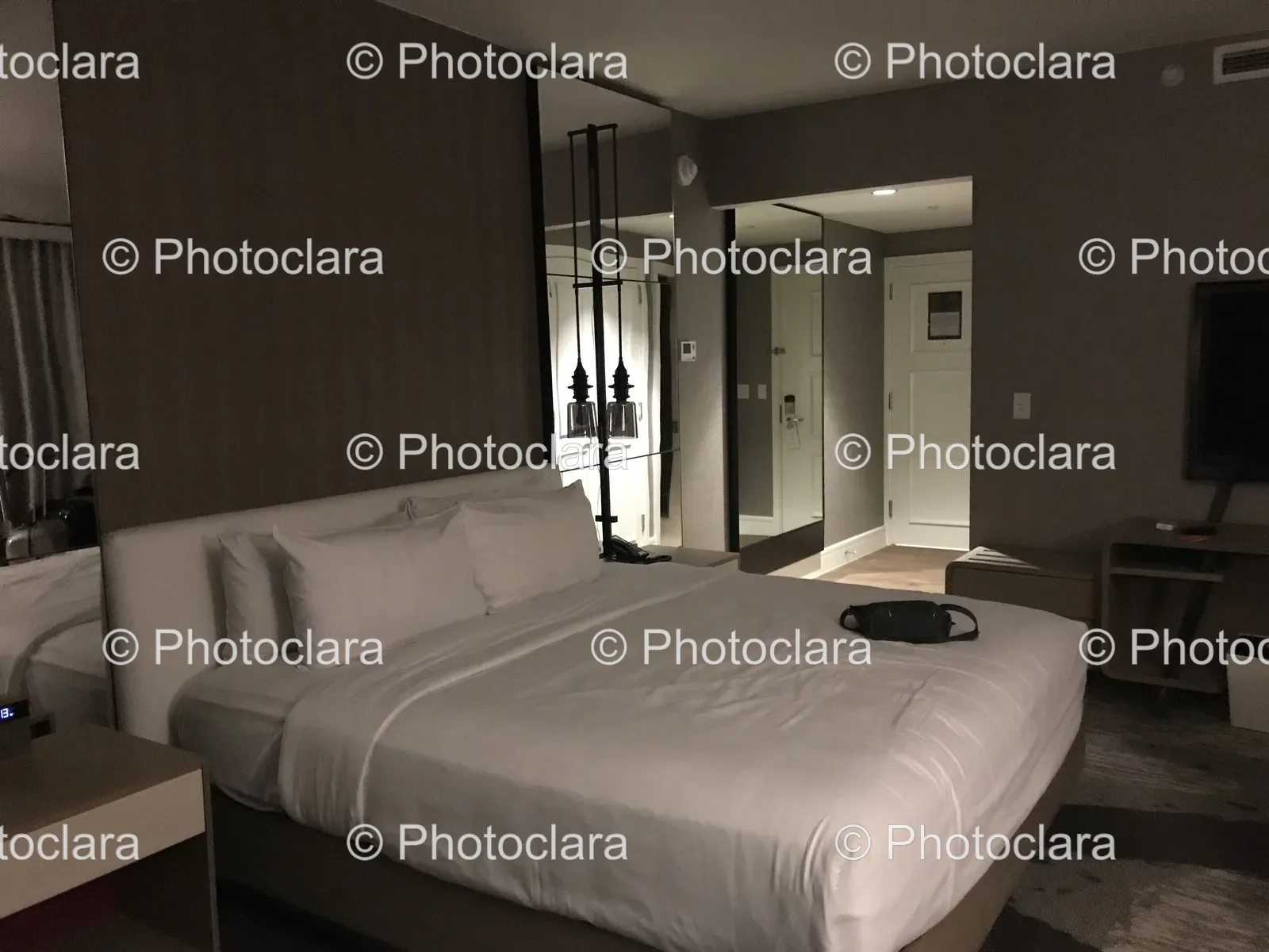 Stylish-Bedroom-Interior.jpg