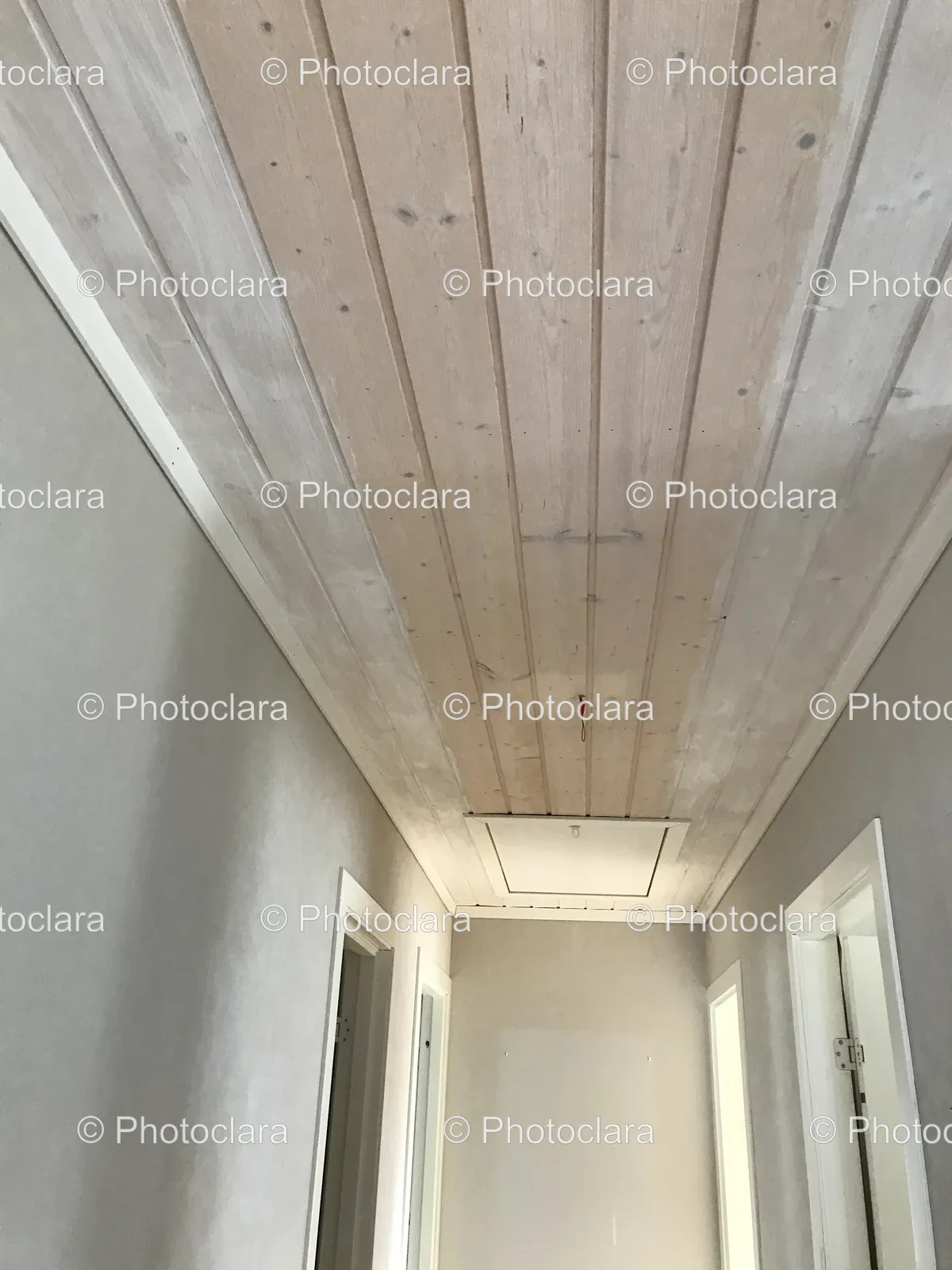 wood-plank-ceiling.jpg