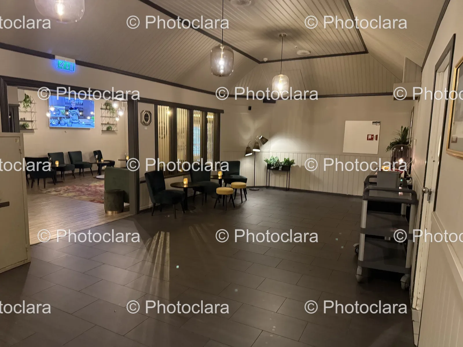 Stylish-Conference-Room.jpg