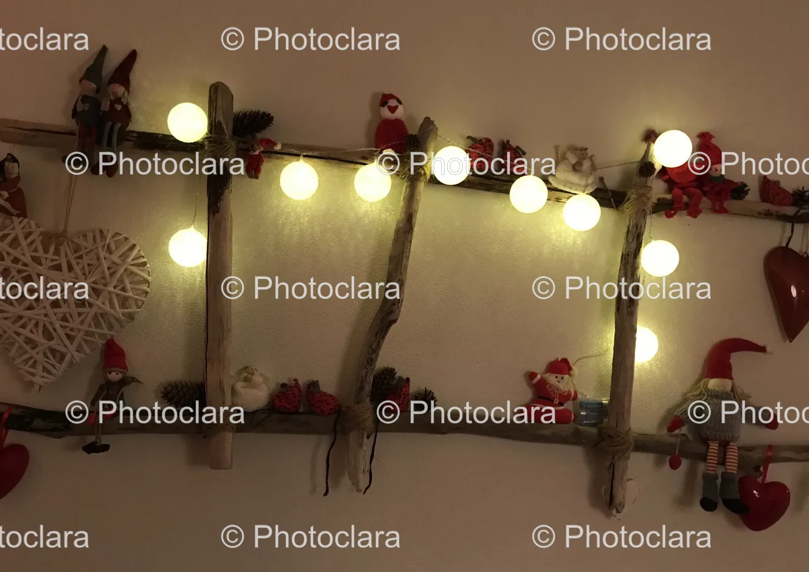 illuminated-christmas-ladder-decoration.jpg