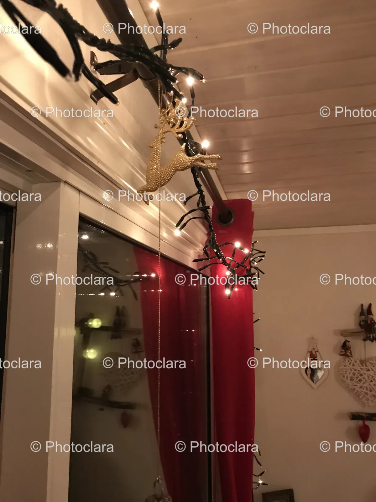 reindeer-christmas-lights-indoor-decoration.jpg