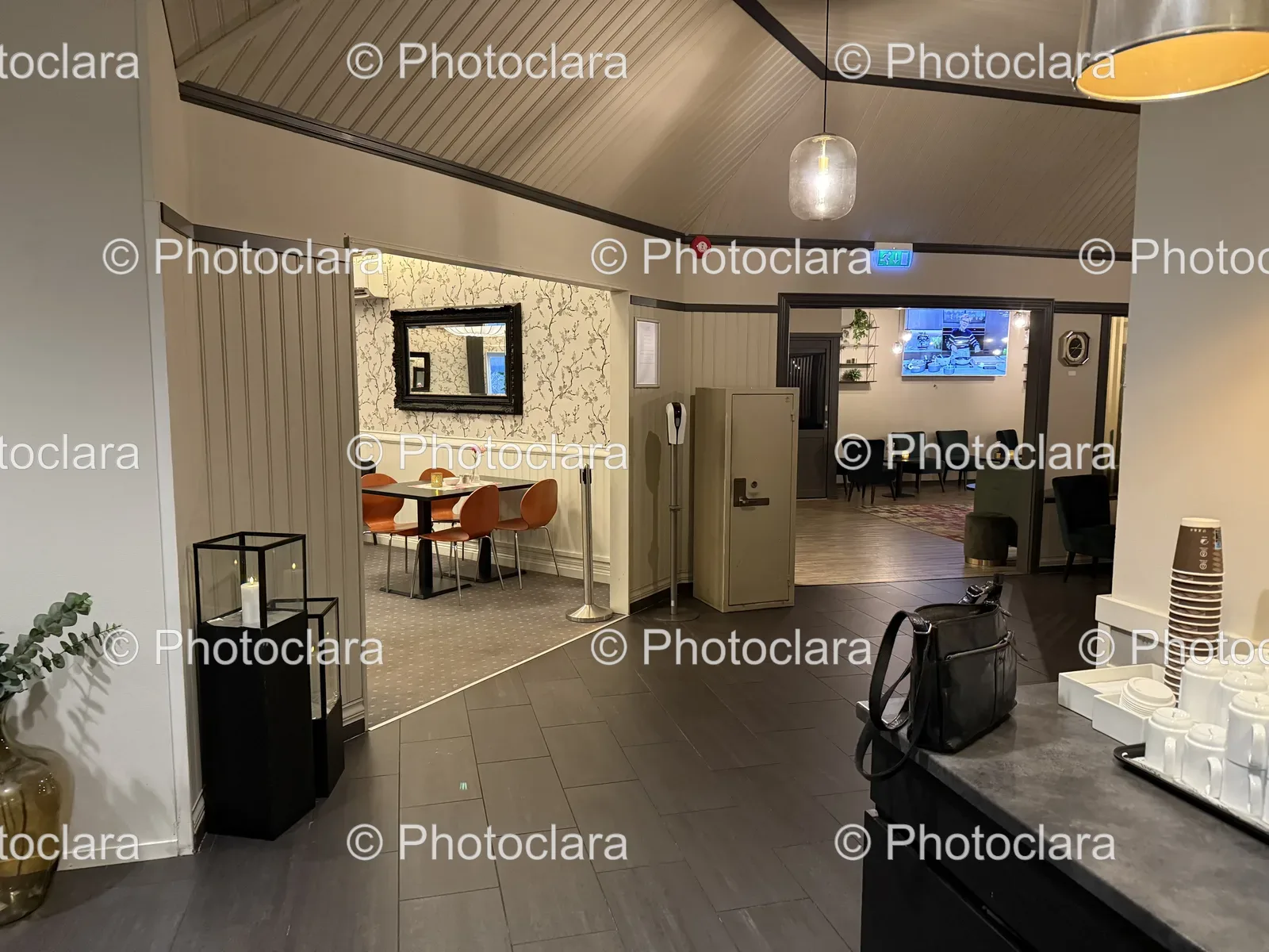 Stylish-Dining-Room.jpg