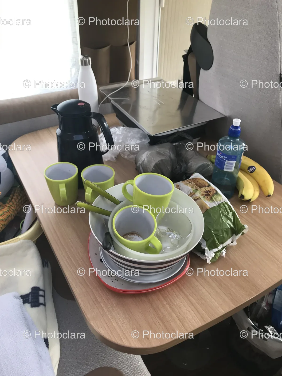 Table-Set-with-Plates-and-Cups.jpg