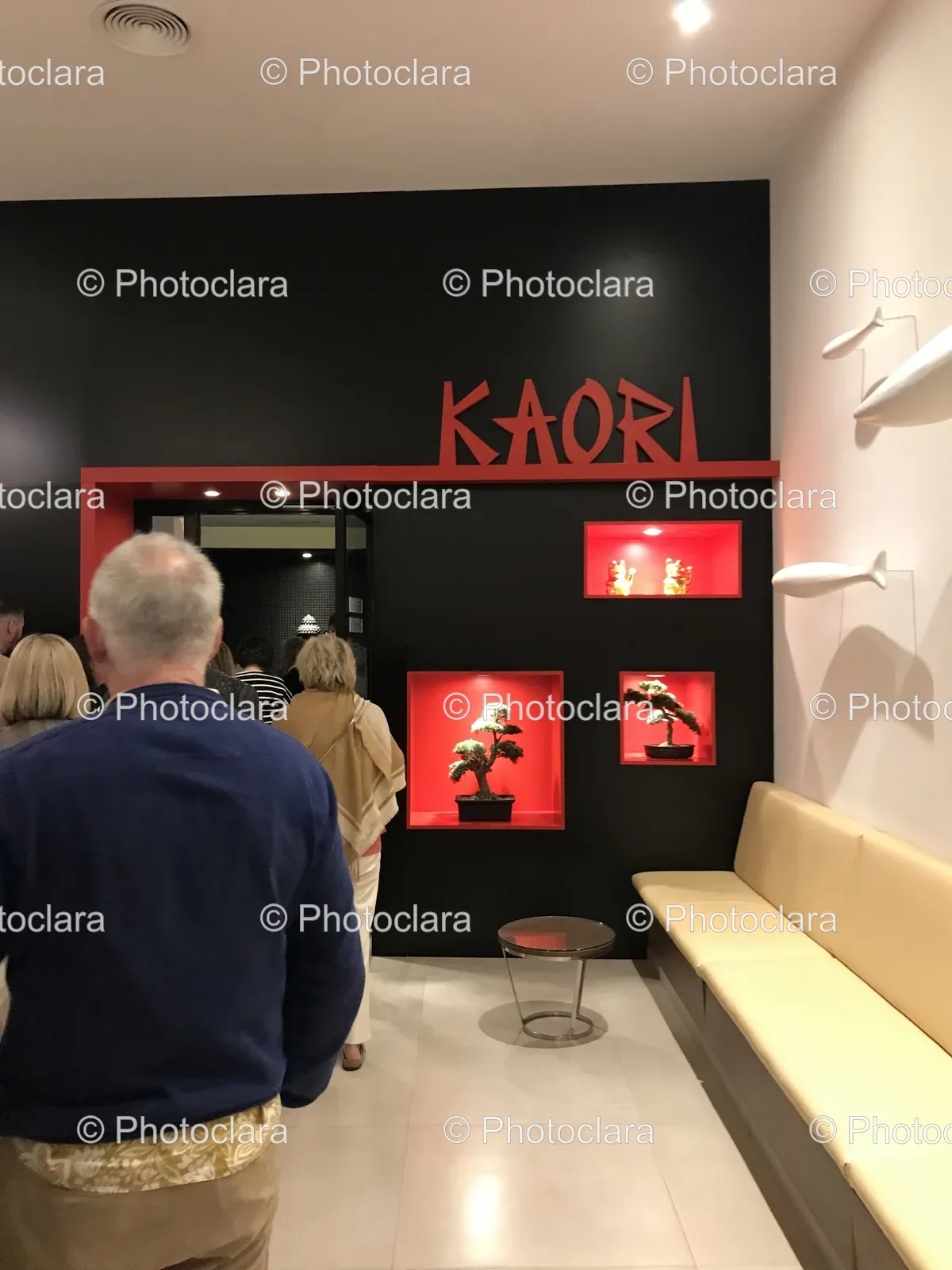 people-walking-in-exhibition-room.jpg