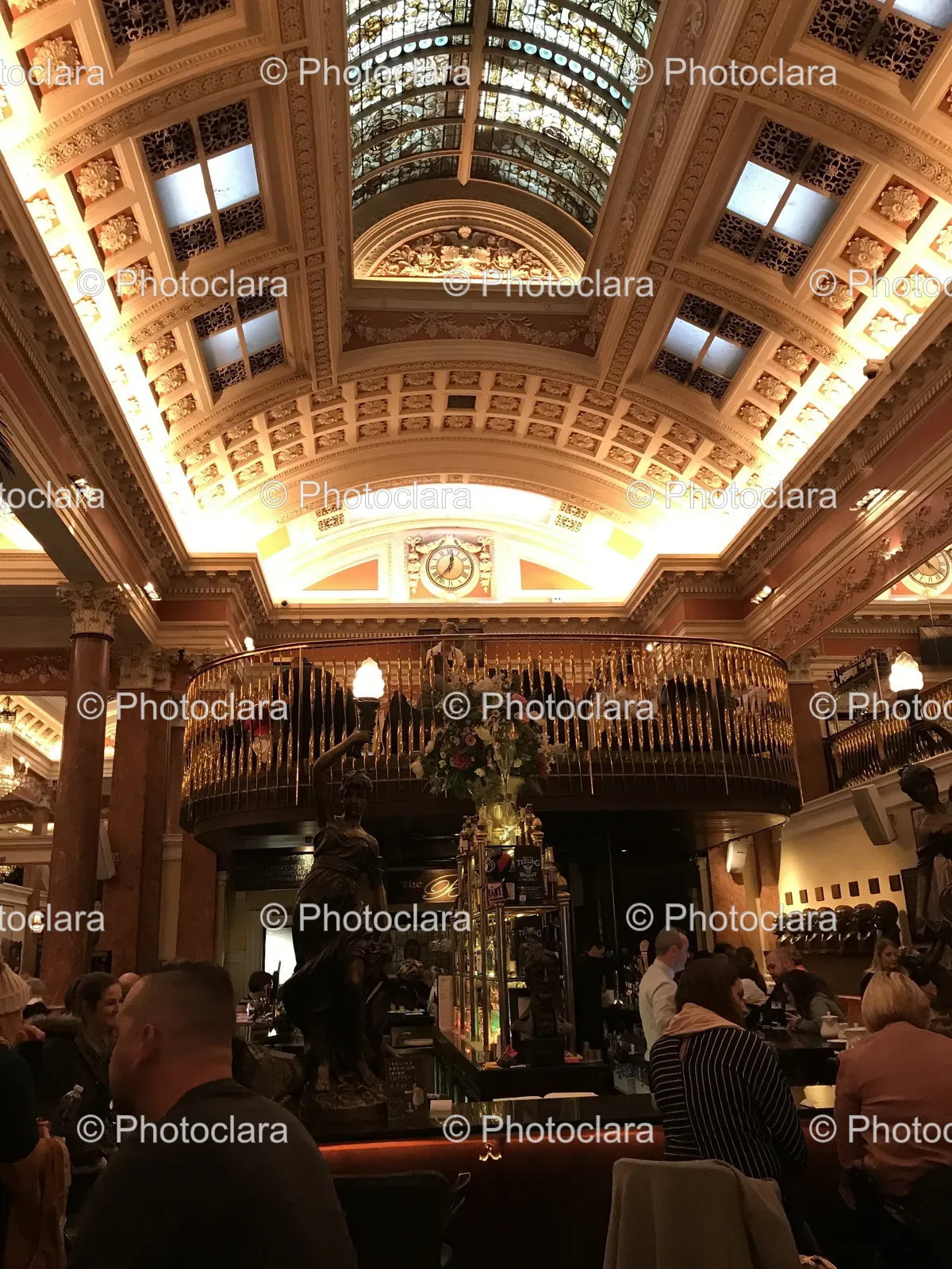Statue-in-a-Grand-Hallway.jpg