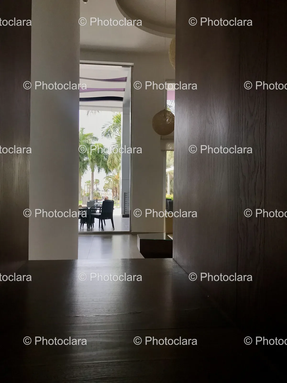 inviting-hallway-with-an-open-door.jpg