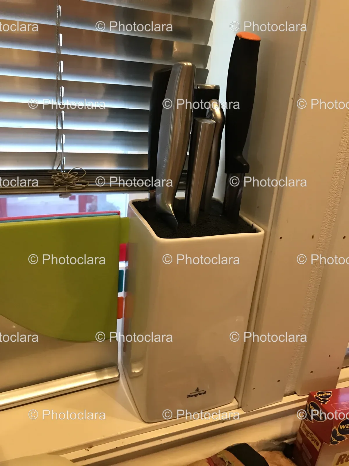 knives-in-holder-porsgrund-wasa.jpg