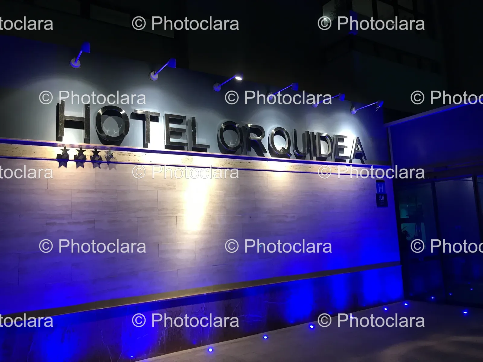 Hotel-Orquidea-With-Blue-Lights.jpg