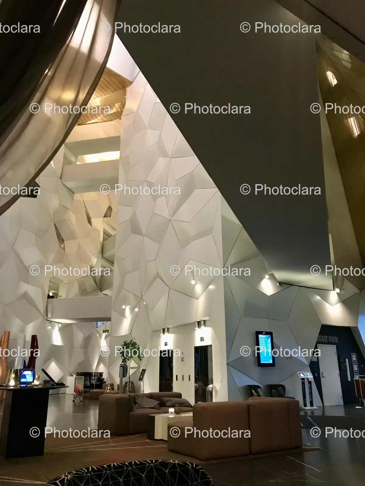 luxurious-white-and-gold-lobby.jpg