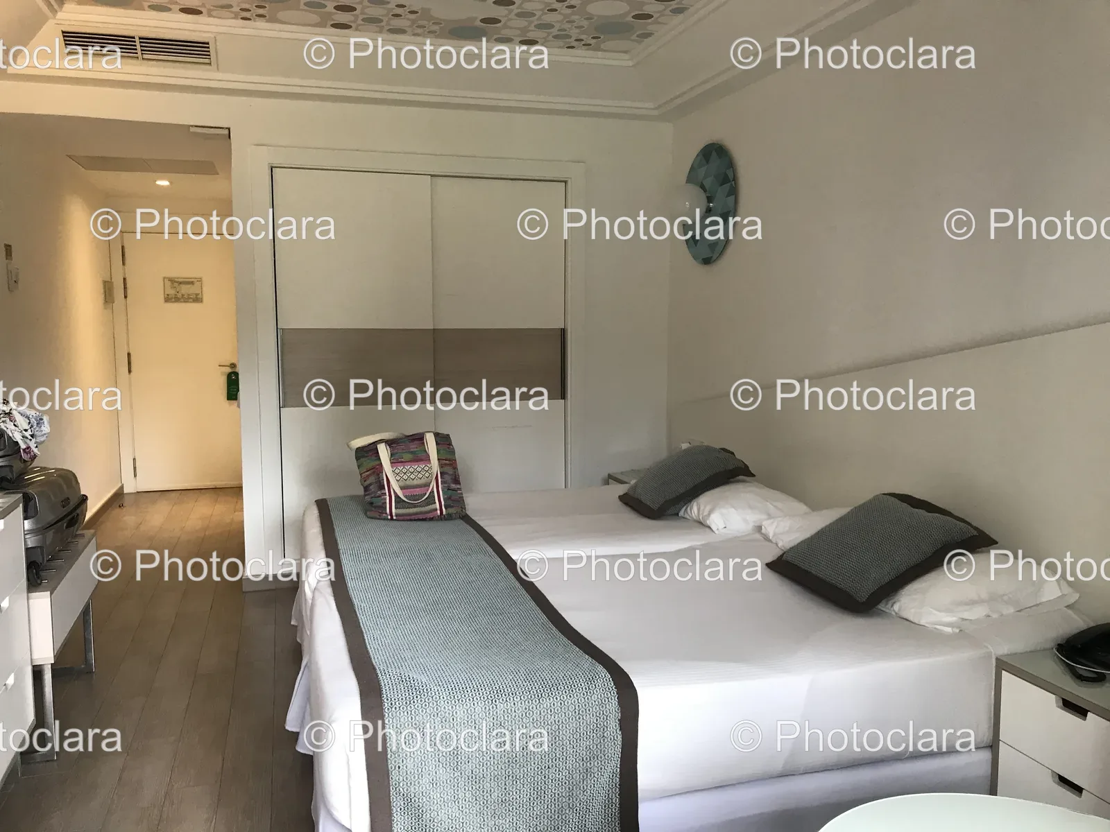 modern-hotel-room-two-beds.jpg