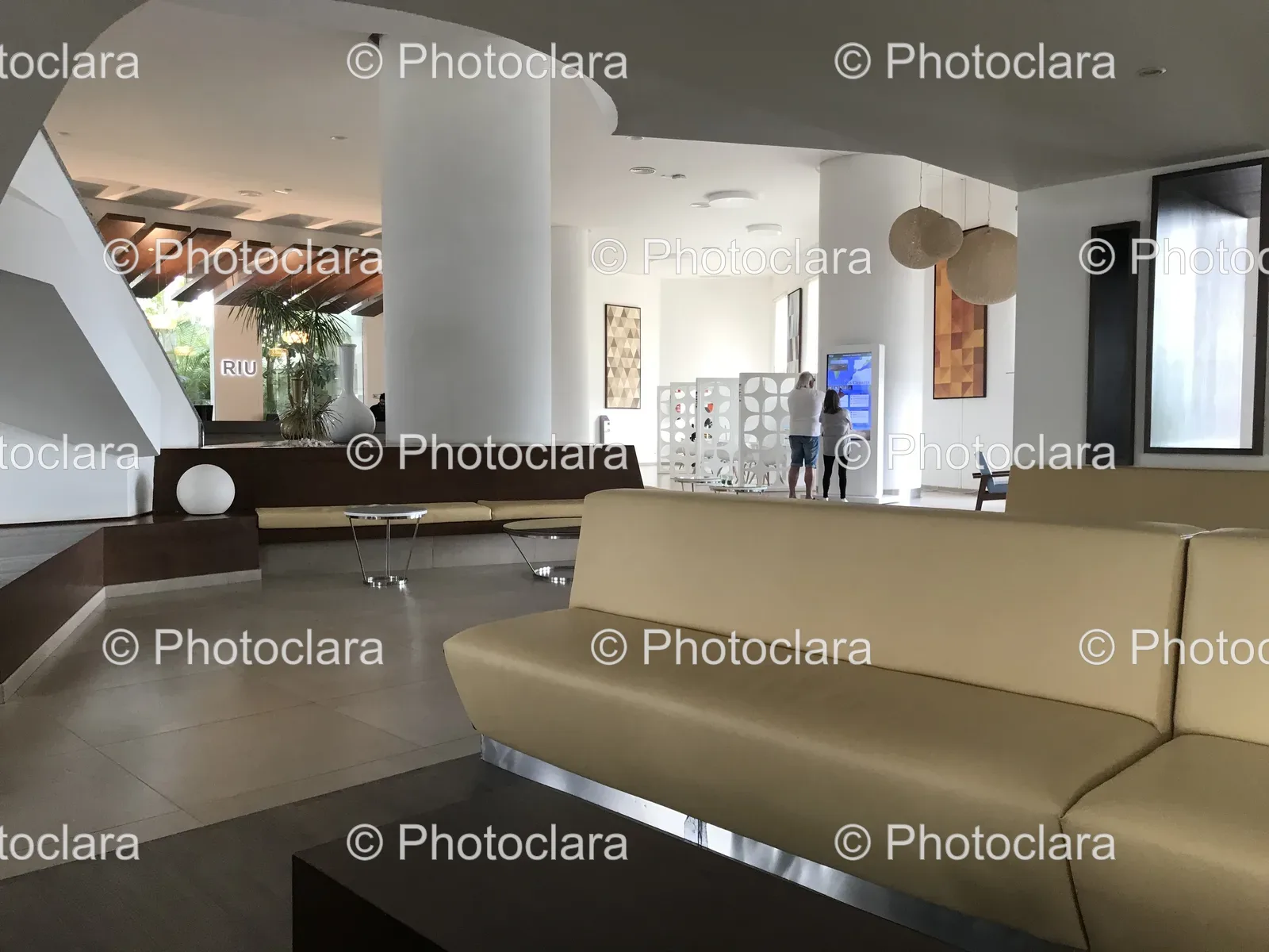 sophisticated-hotel-lobby-comfortable-seating.jpg