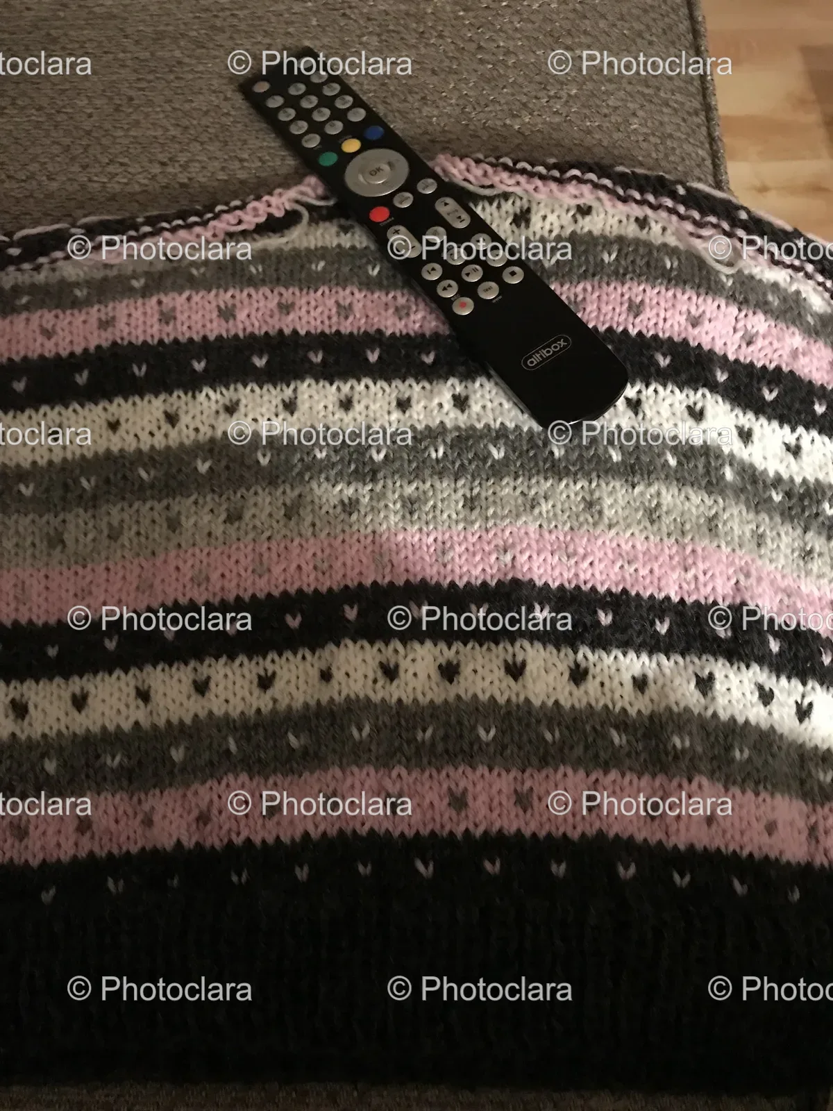 remote-control-knitted-blanket.jpg