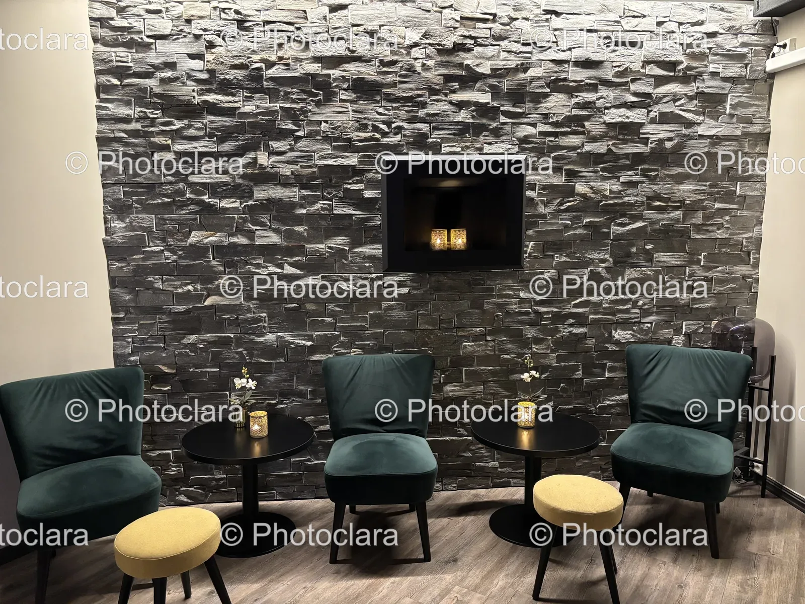 Stone-Wall-Room-with-Chairs.jpg