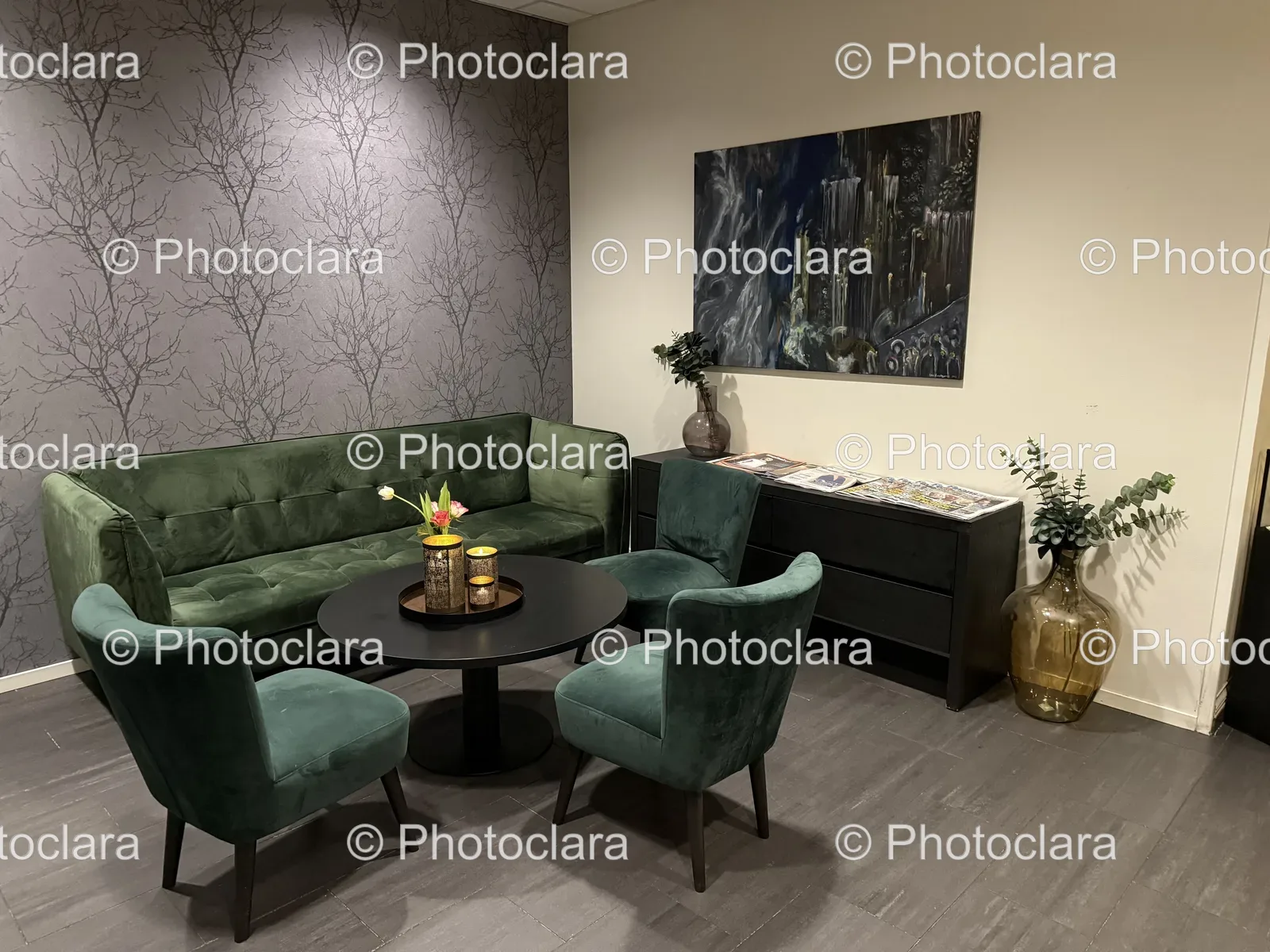 Cozy-Living-Room-with-Modern-Furniture.jpg