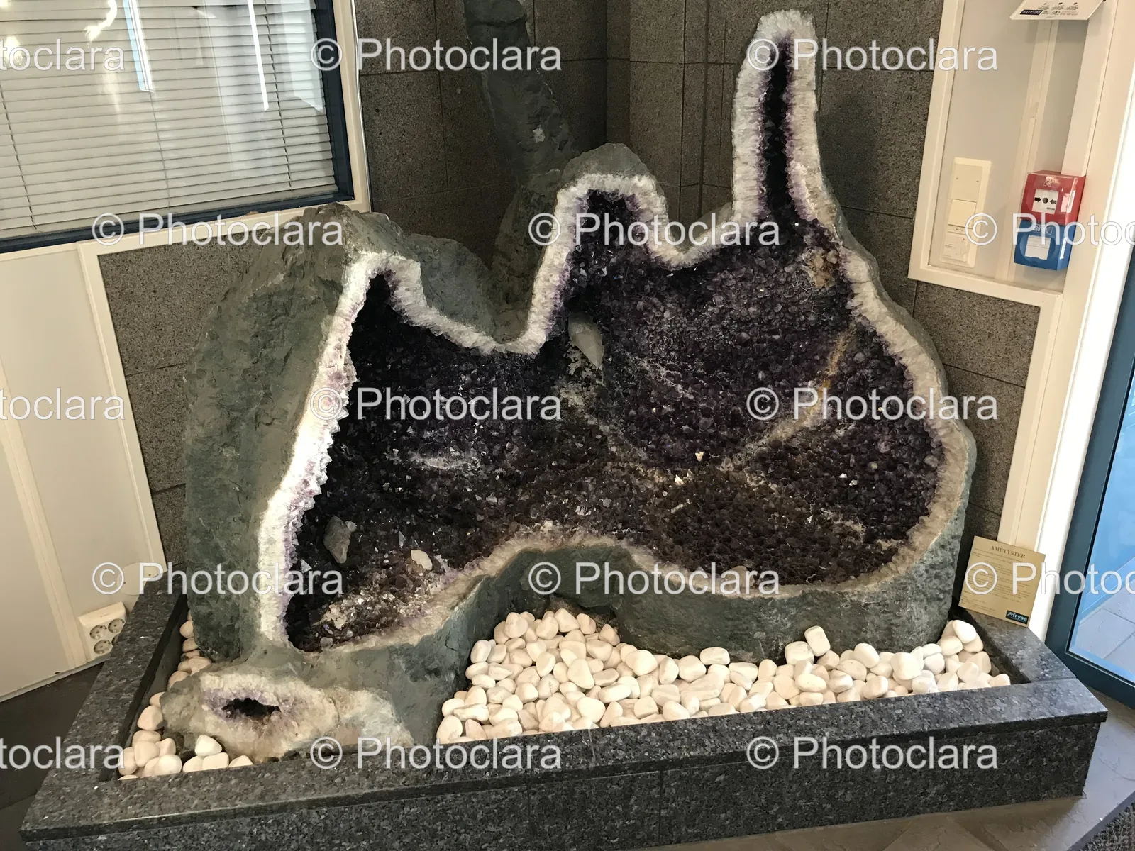rock-with-hole-indoor-setting.jpg