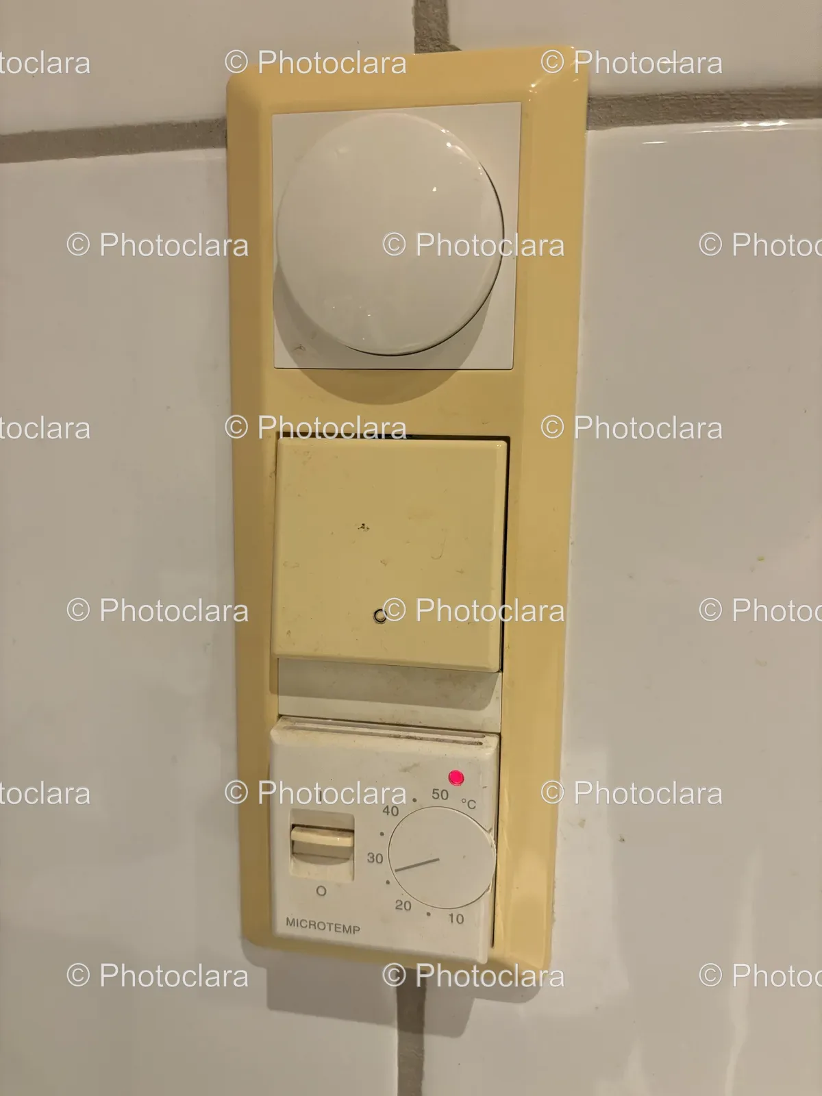 Light-Switch-and-Knob-on-a-Wall.jpg