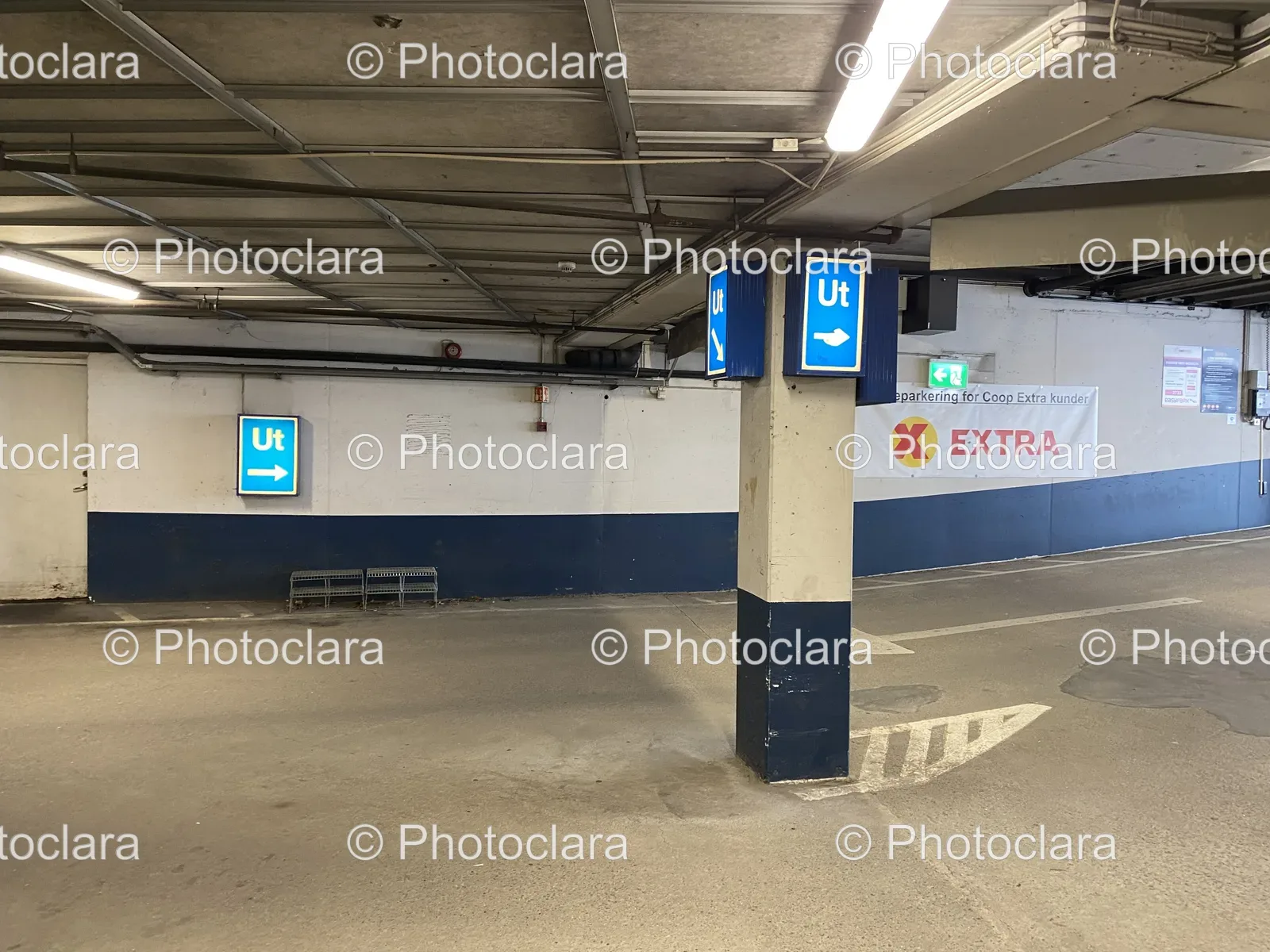 blue-and-white-parking-garage-sign.jpg