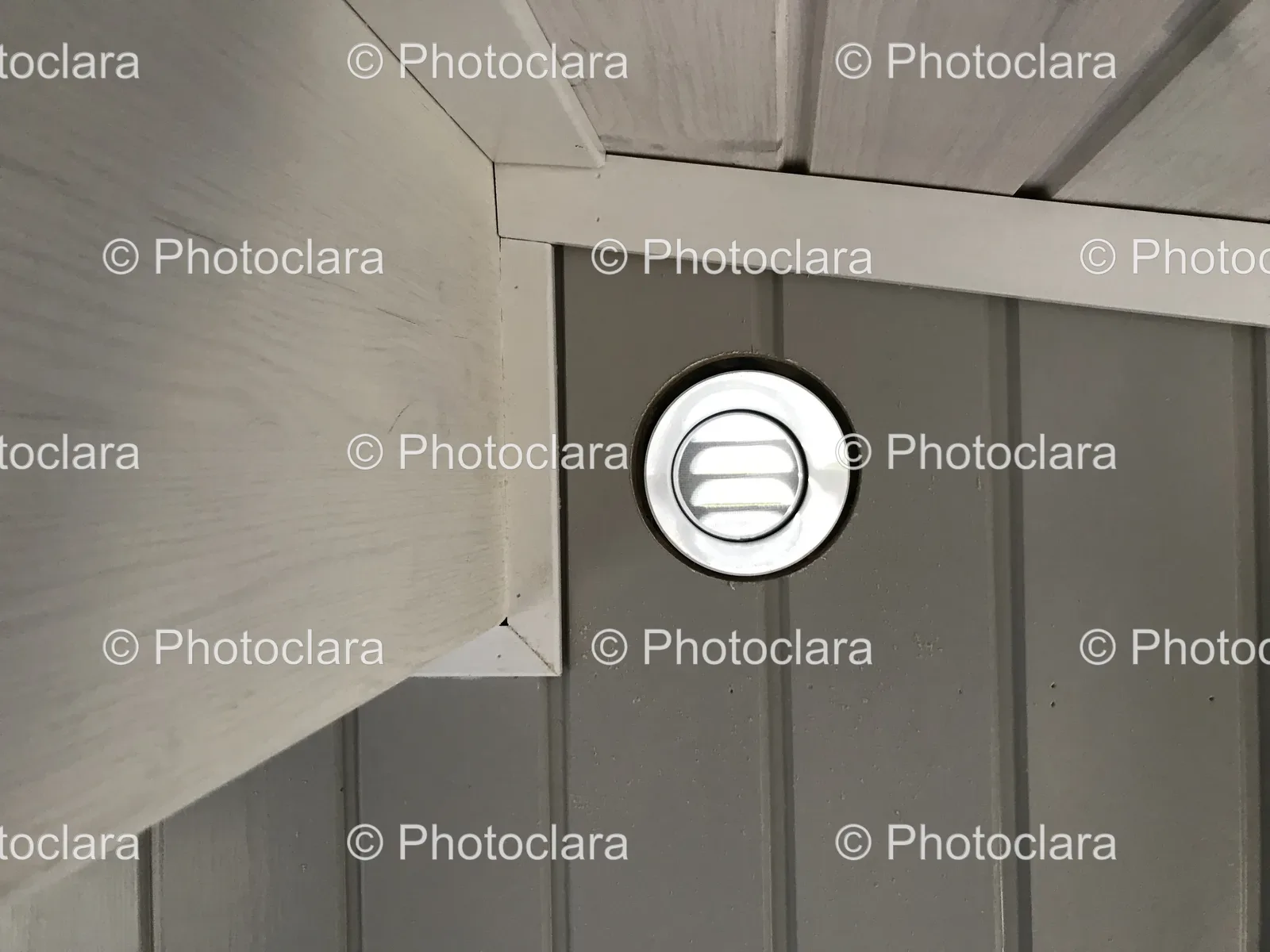 Circular-Wall-Light-Fixture.jpg