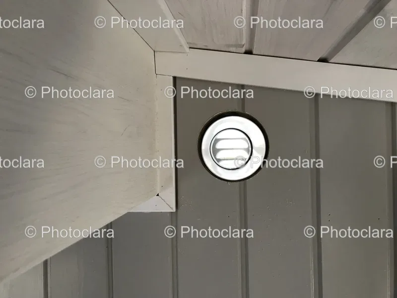 Wall Lights and Fixtures