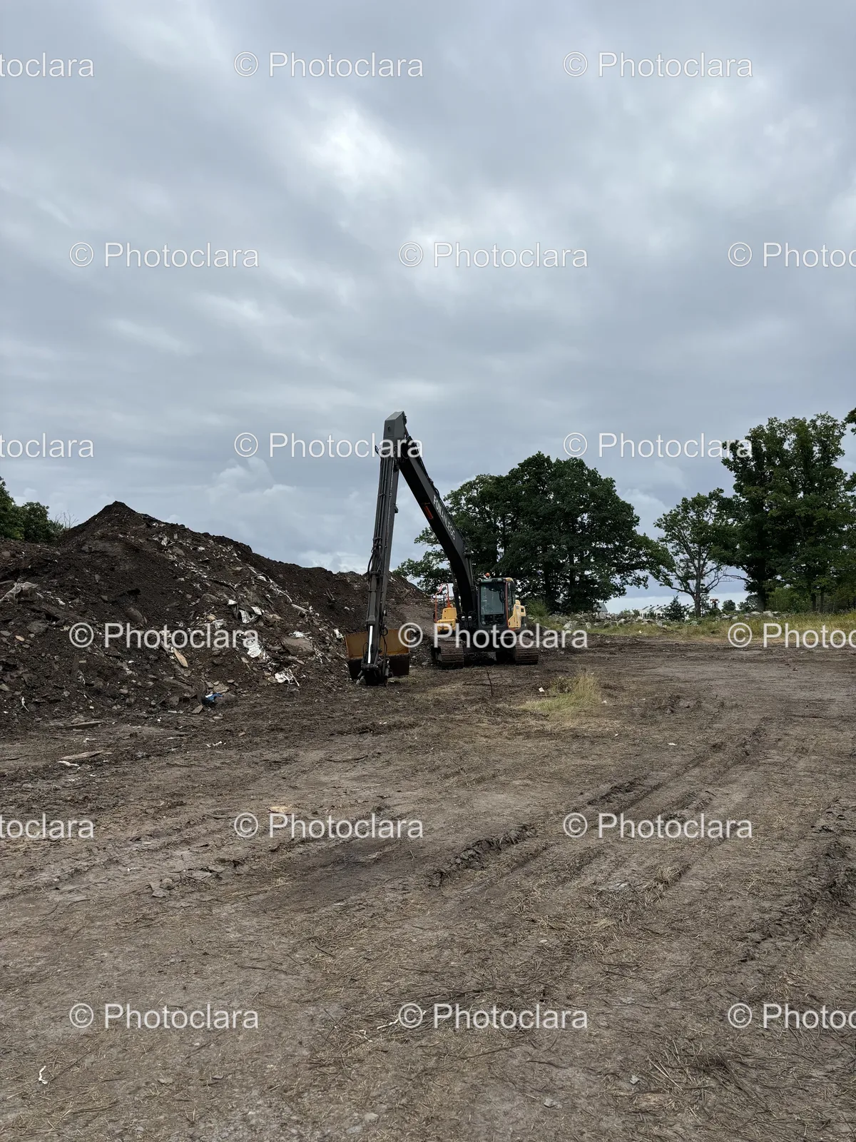 Construction-Vehicle-in-Dirt-Area.jpg