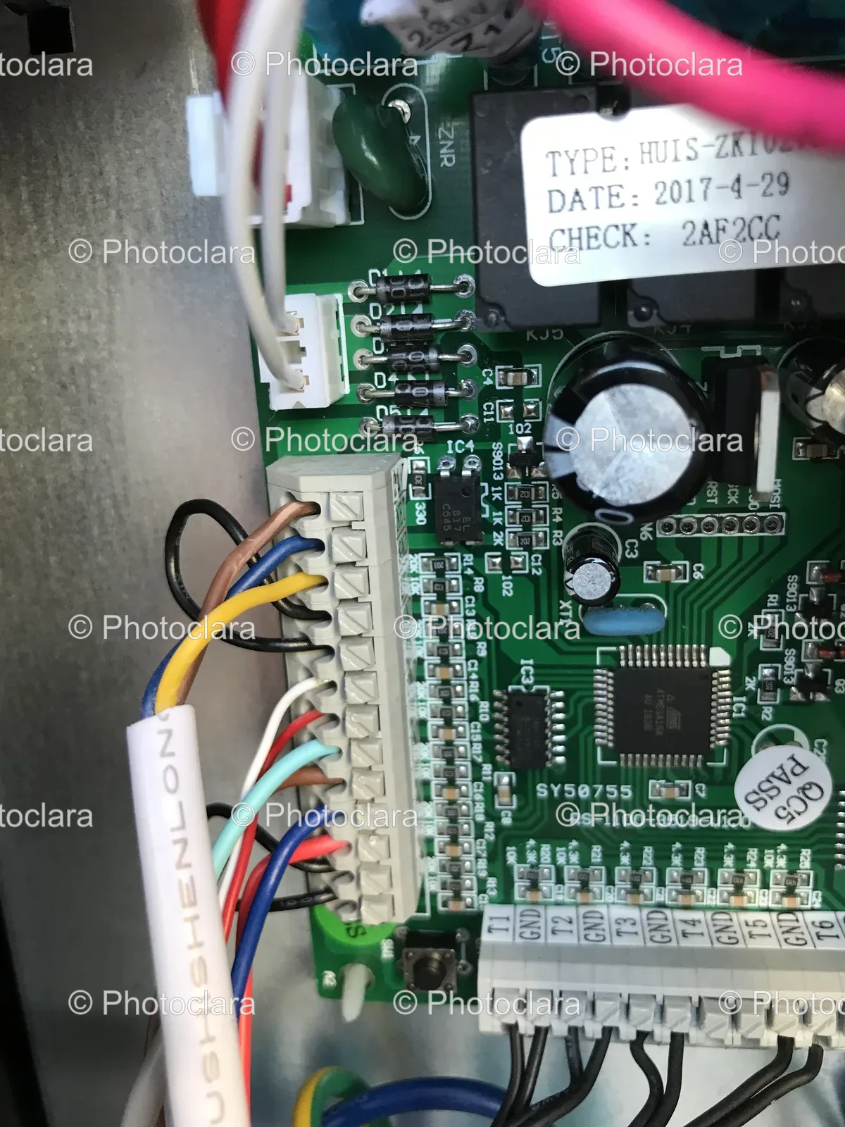 Close-Up-of-Circuit-Board.jpg