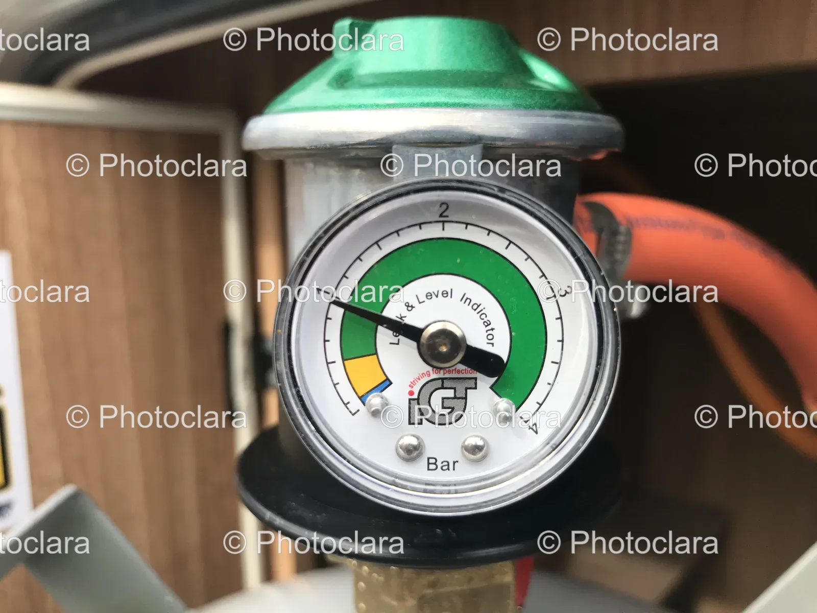 Gauge-on-a-Pipe.jpg